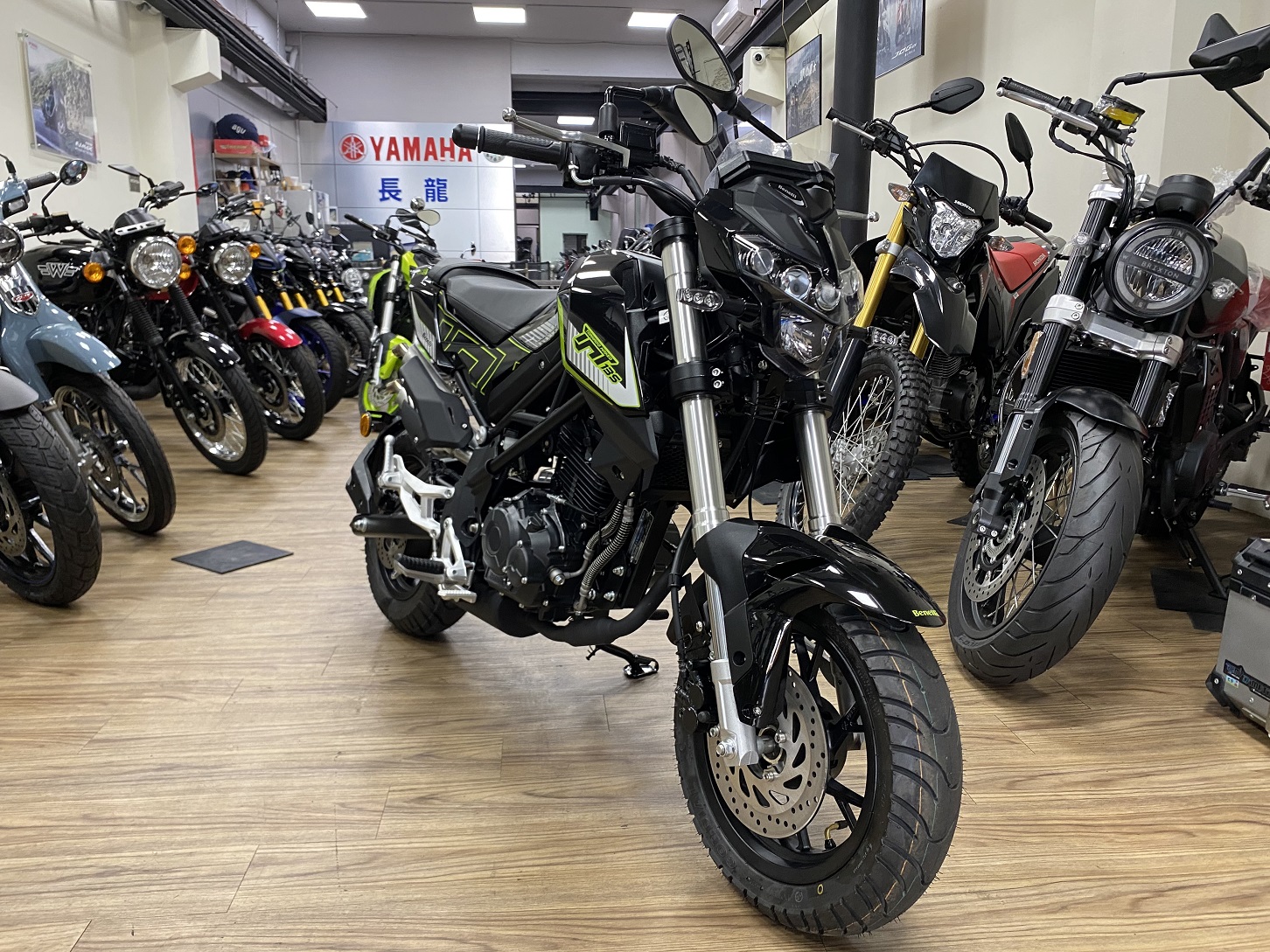 BENELLI TNT 135 - 中古/二手車出售中 【新竹長龍車業】Benelli TNT 135 | 新竹長龍車業行