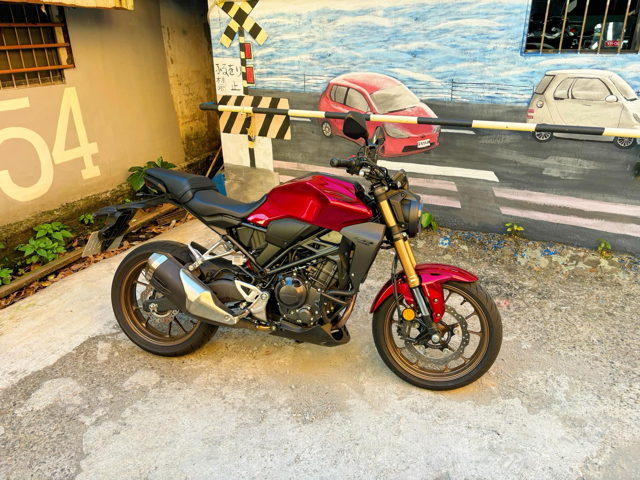 HONDA CB300R - 中古/二手車出售中 HONDA CB300R 有擋顯/滑離 台本車 | 個人自售