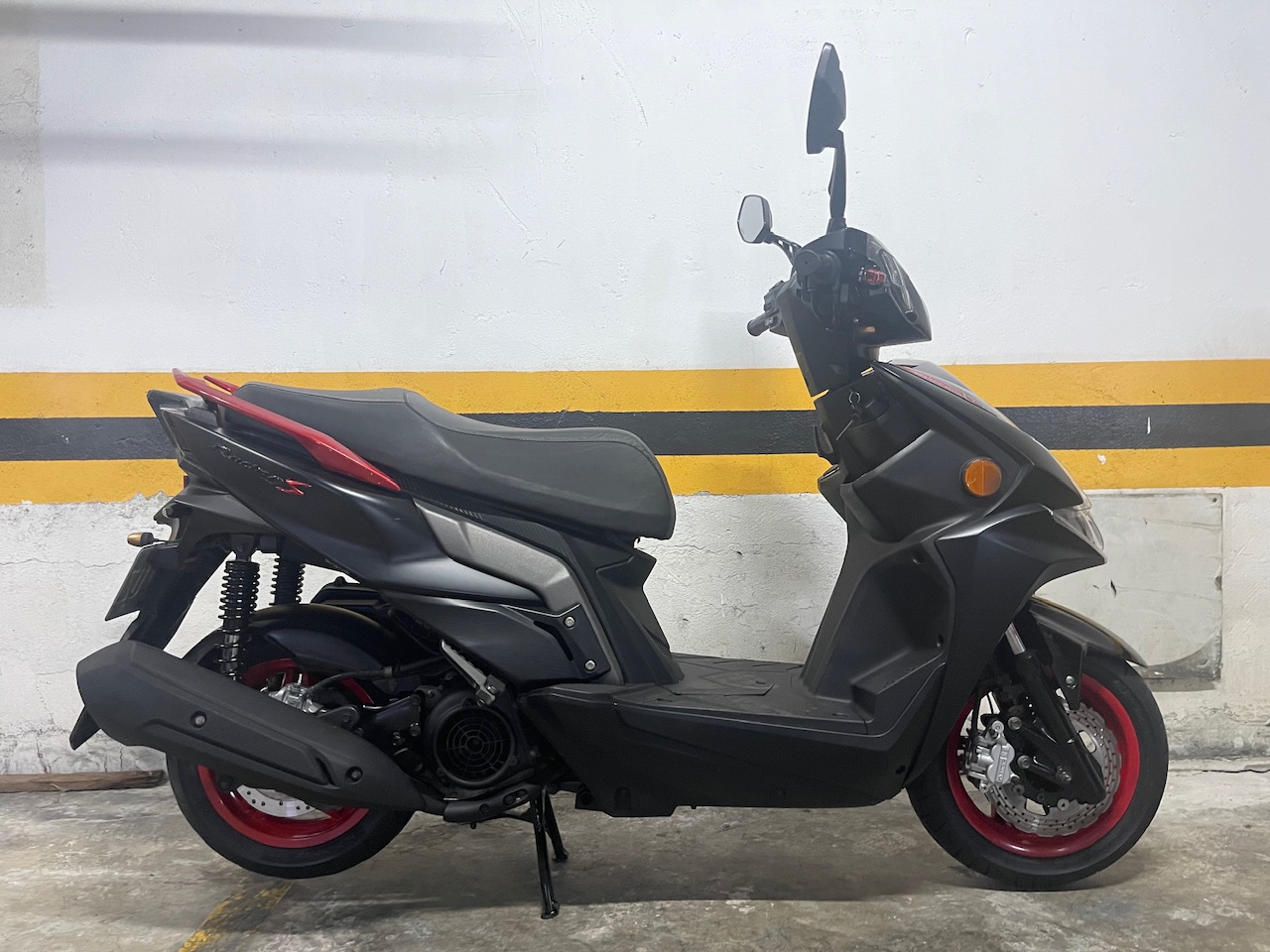 光陽 RACING S 125 - 中古/二手車出售中 賣代步光陽雷霆S 125 雙碟2022年車殼全原廠引擎沒改，另加裝行車記錄器，外觀一般行駛痕跡，代步好車現況，可以把握~ | 個人自售