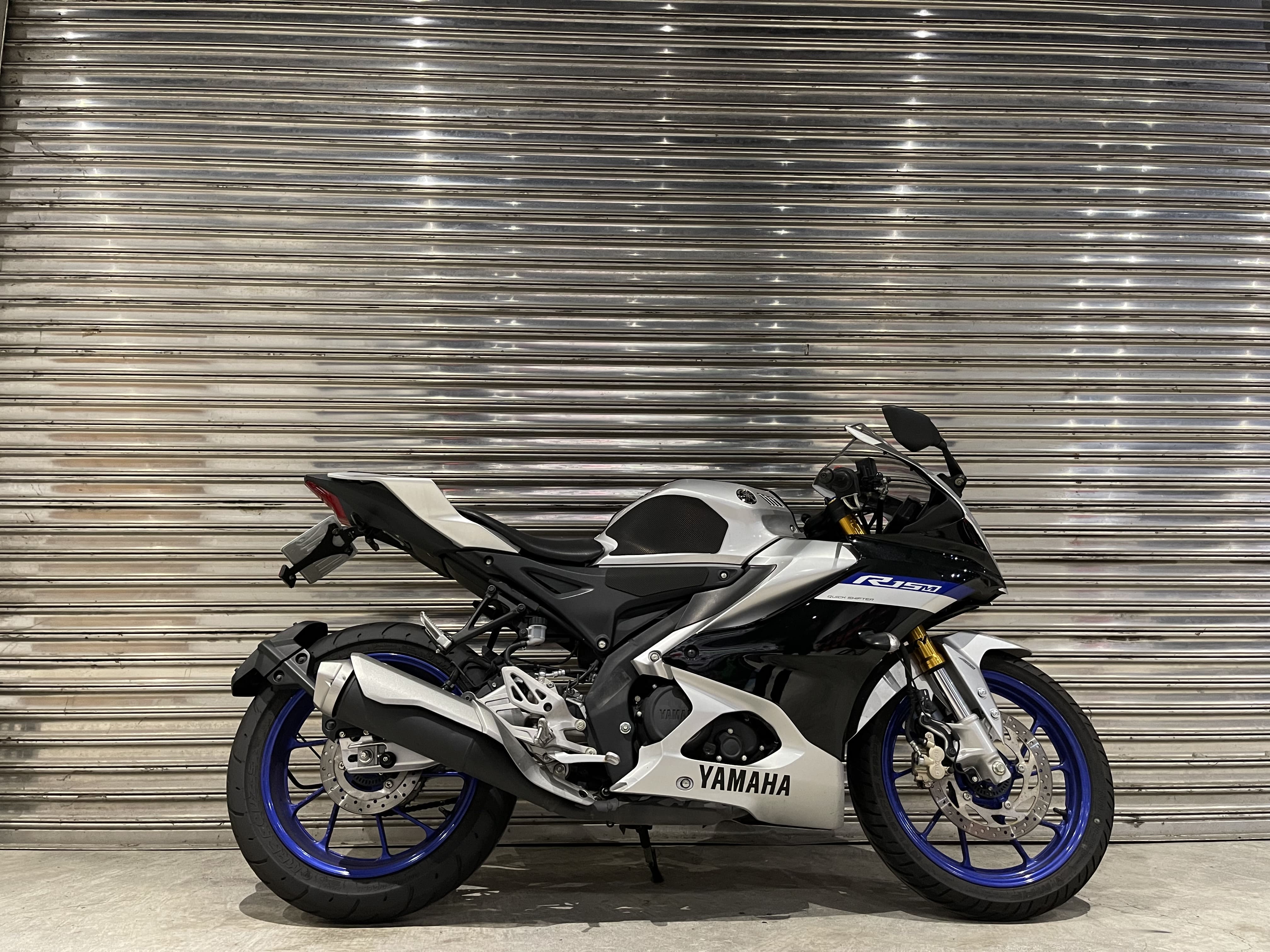 YAMAHA YZF-R15 - 中古/二手車出售中 2022年 YAMAHA YZF-R15M/0元交車/分期貸款/車換車/線上賞車/到府交車 | 翊帆重車-Queena