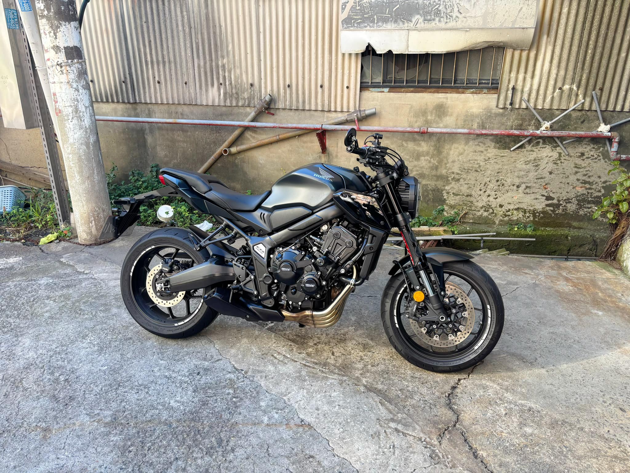 HONDA CB650R - 中古/二手車出售中 HONDA CB650R 台本車 黑化版 | 個人自售