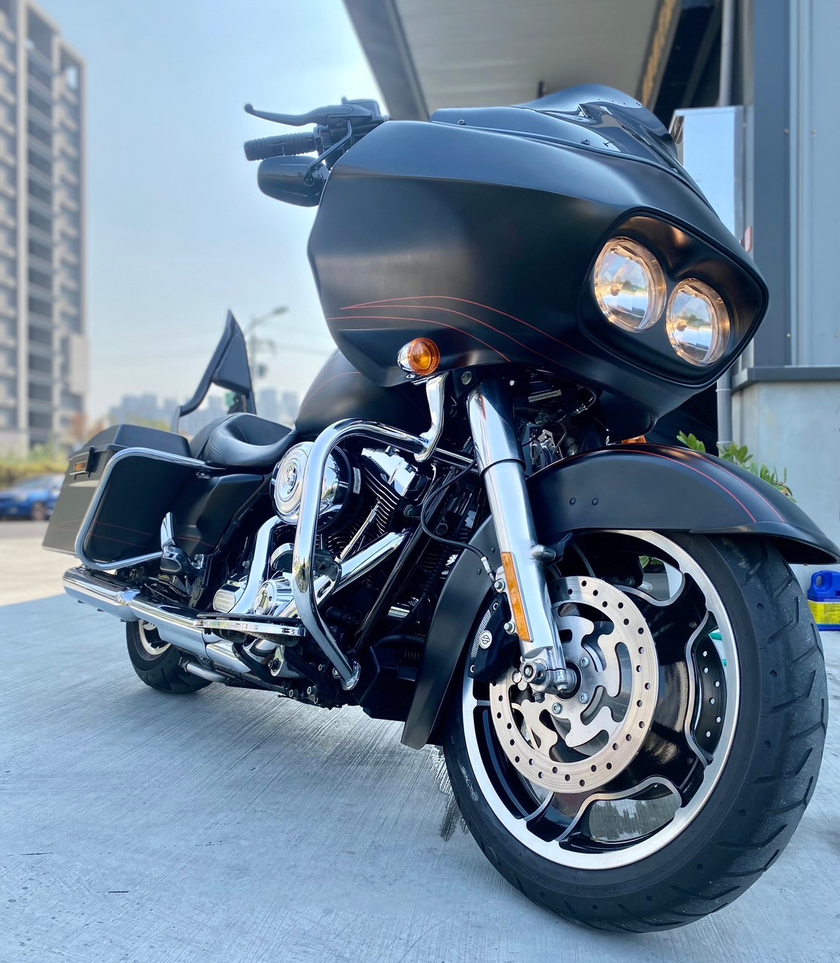 HARLEY-DAVIDSON FLTR Road Glide - 中古/二手車出售中 2012 Harley-Davidson Road Glide FLTRX 超美鯊魚頭 | 個人自售