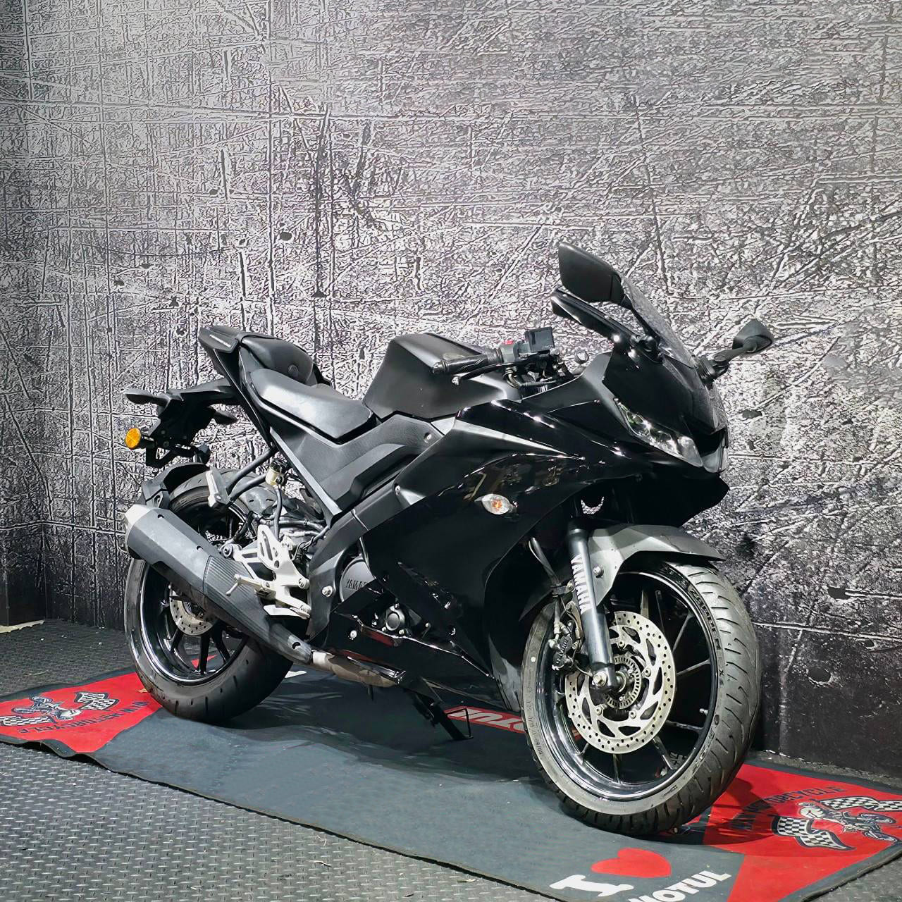 YAMAHA YZF-R15 - 中古/二手車出售中 2020年 YAMAHA YZF-R15/0元交車/分期貸款/車換車/線上賞車/到府交車 | 翊帆國際重車