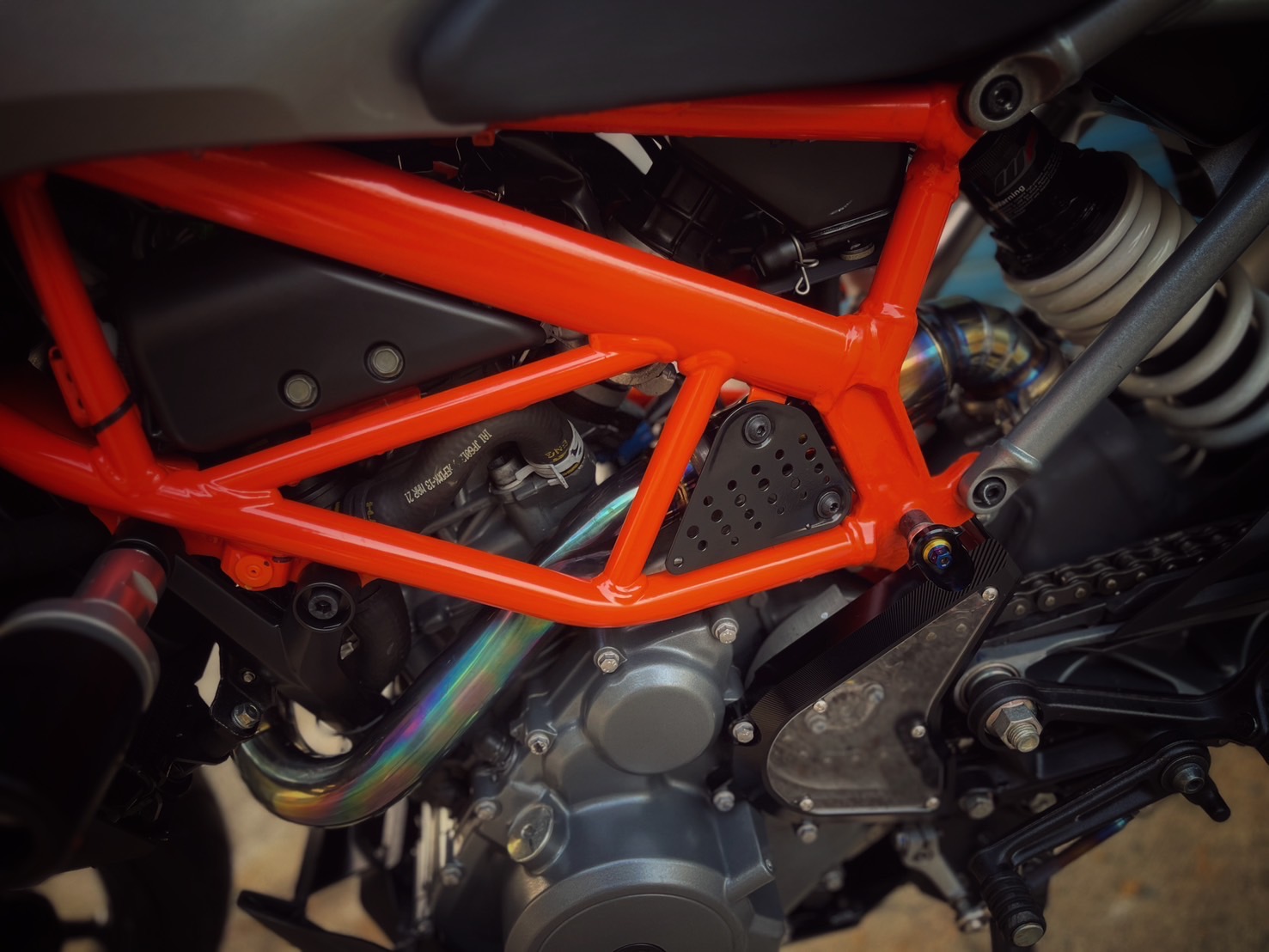 KTM 250DUKE - 中古/二手車出售中 Duke250 魚眼大燈 眾多鈦螺絲 YRFactory前中段排氣管 小資族二手重機買賣 | 小資族二手重機買賣