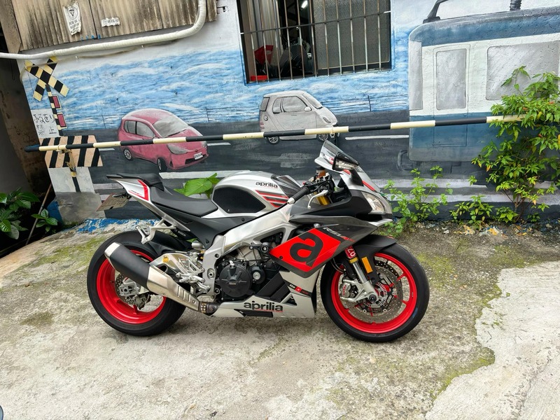 APRILIA RSV4 - 中古/二手車出售中 APRILIA RSV4 | 個人自售