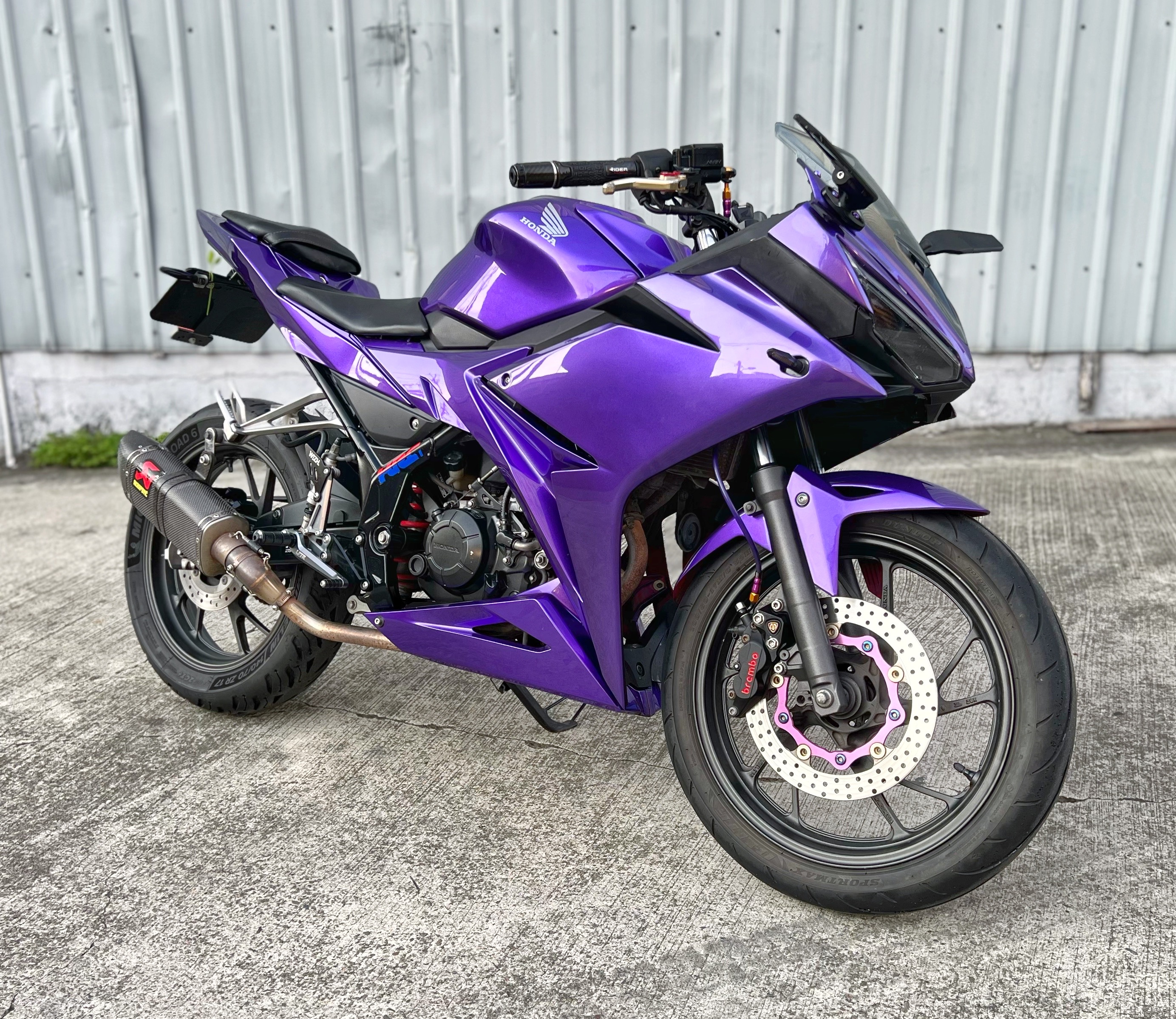 HONDA CBR150R - 中古/二手車出售中 2018年 CBR150R 碳蠍管、客製化烤漆、Brembo卡鉗、W!ZH腳踏後移 多樣改裝 阿宏大型重機買賣 | 阿宏大型重機買賣