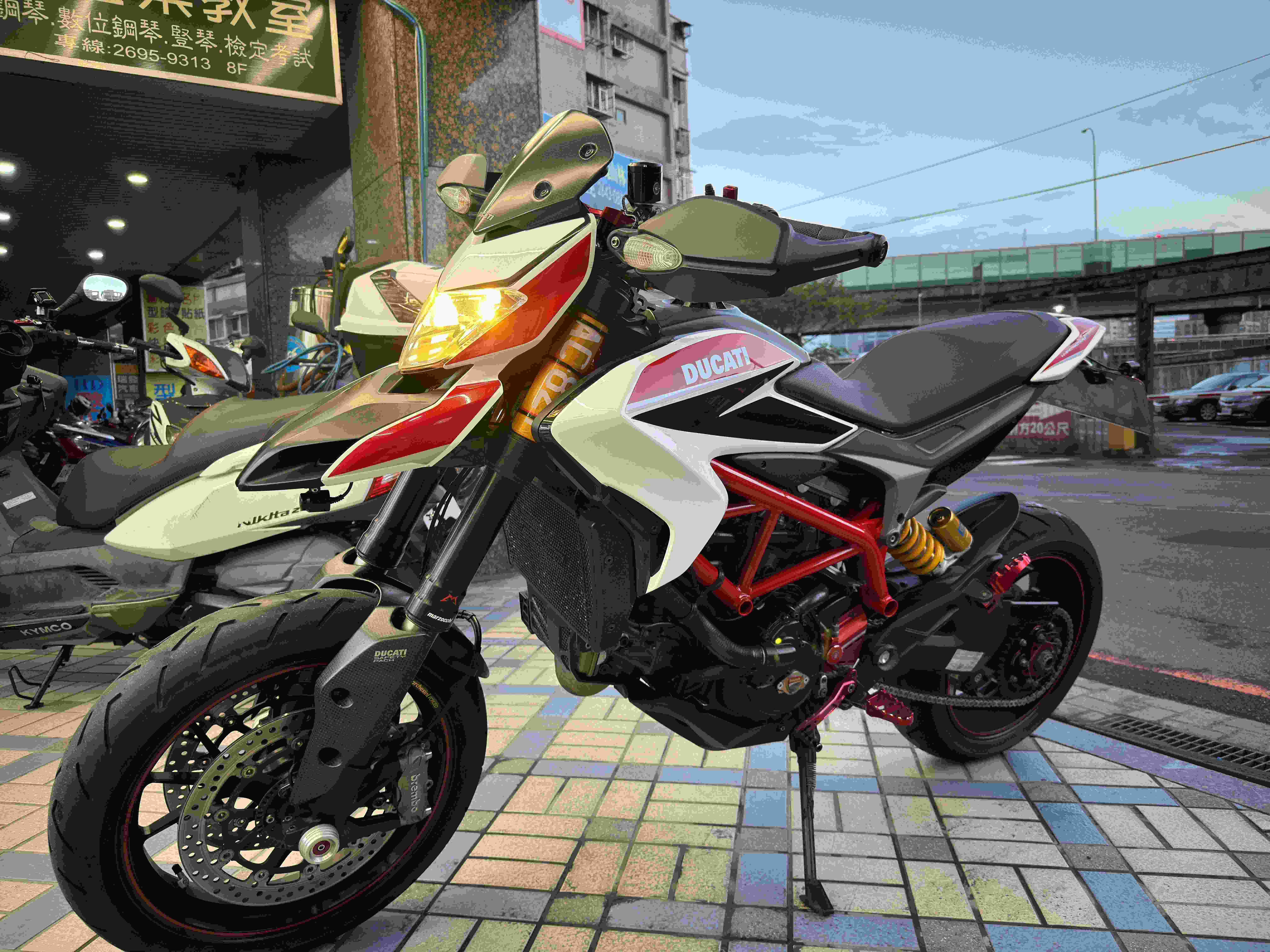 【GP重機】DUCATI HYPERMOTARD821SP - 「Webike-摩托車市」 Ducati HYPERMOTARD 821 SP