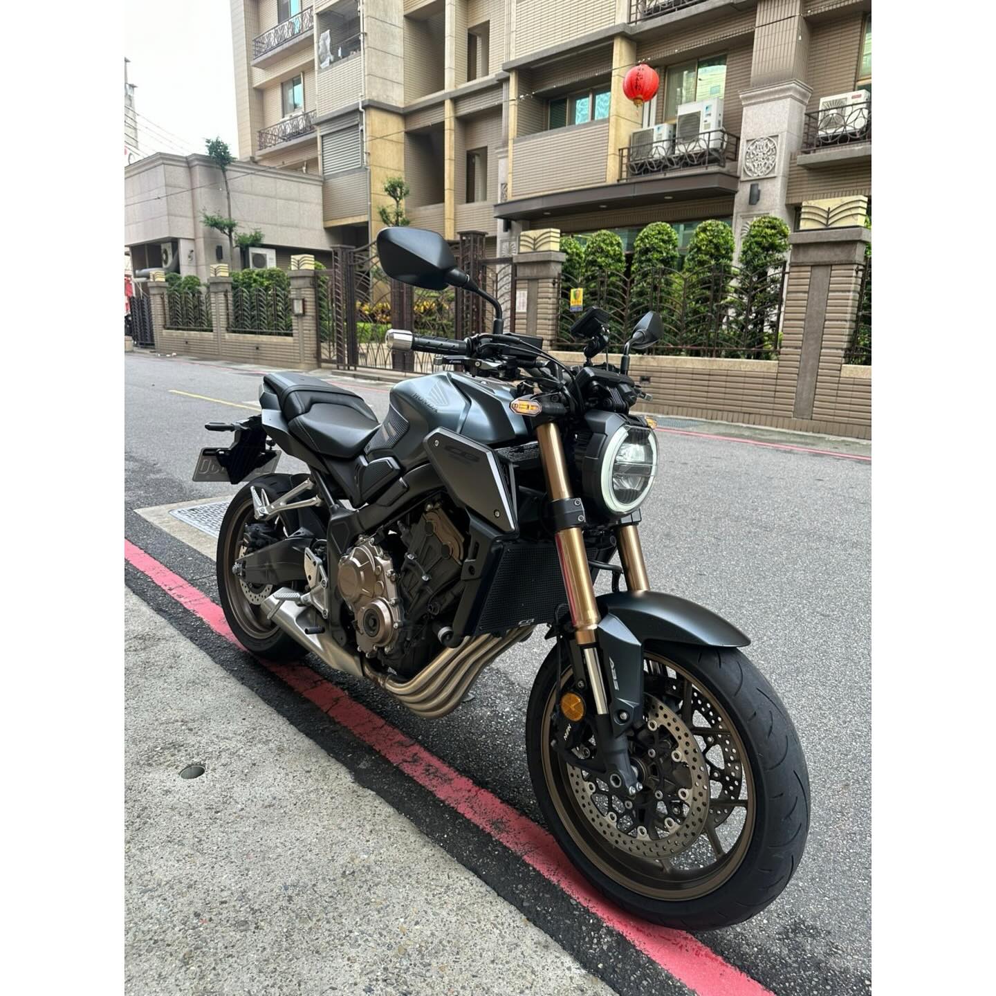 HONDA CB650R - 中古/二手車出售中 【爵士小詩】2023年HONDA CB650R ABS 台本車 消光金屬灰 | 個人自售