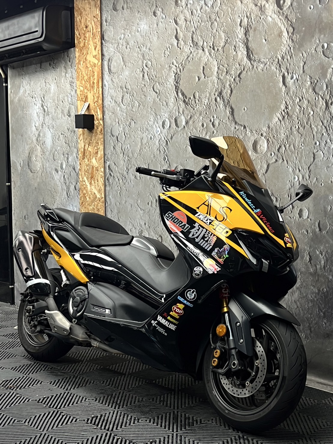 【個人自售】YAMAHA TMAX560 - 「Webike-摩托車市」 2020年出廠 TMAX 560 頂規