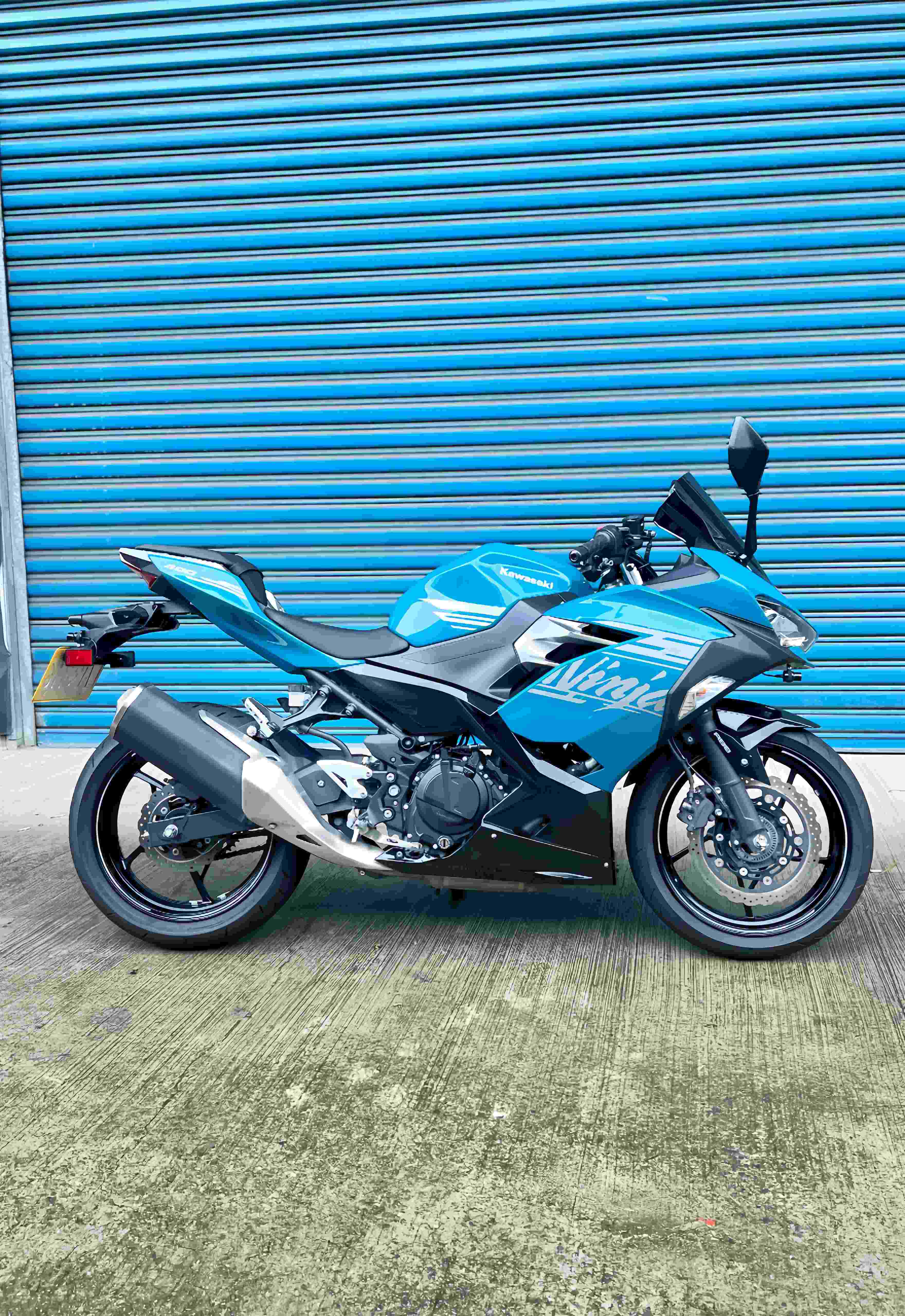 KAWASAKI NINJA400 - 中古/二手車出售中 2021年 NINJA400 珊瑚藍 原廠保固中 年度獨家配色 無摔 無事故 | 阿宏大型重機買賣