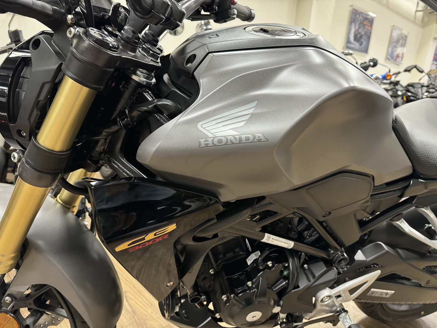 HONDA CBR300R新車出售中 【新竹長龍車業】HONDA 本田 全新 CB300R 特價中 0利率 | 新竹長龍車業行