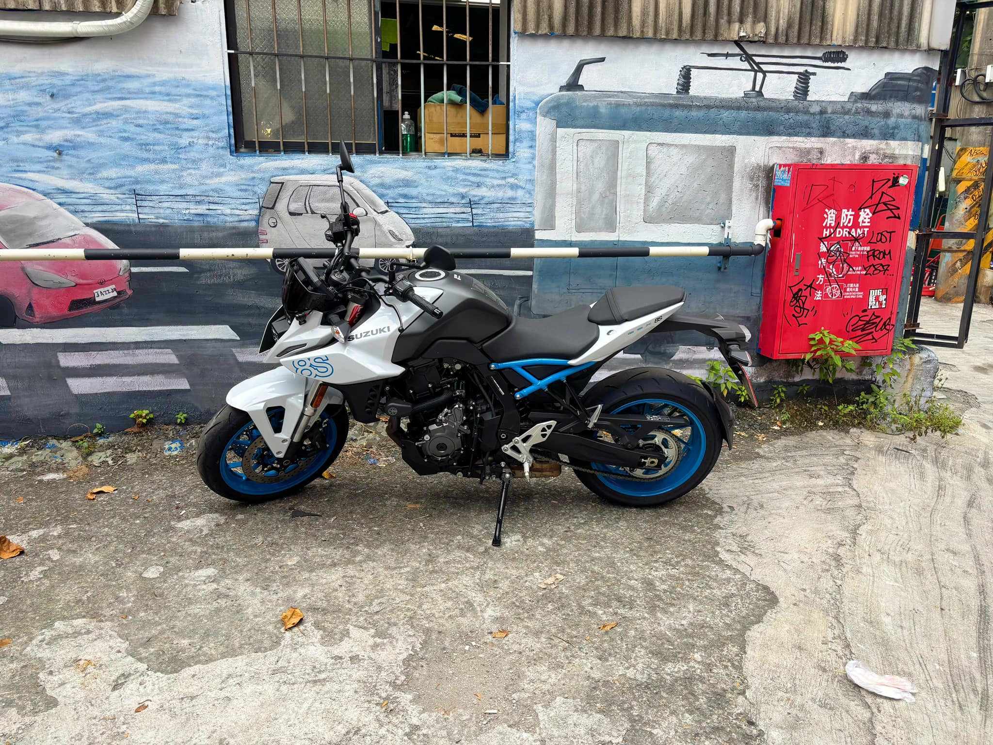 【個人自售】SUZUKI GSX-8S  GSX-8S - 「Webike-摩托車市」 SUZUKI GSX-8S