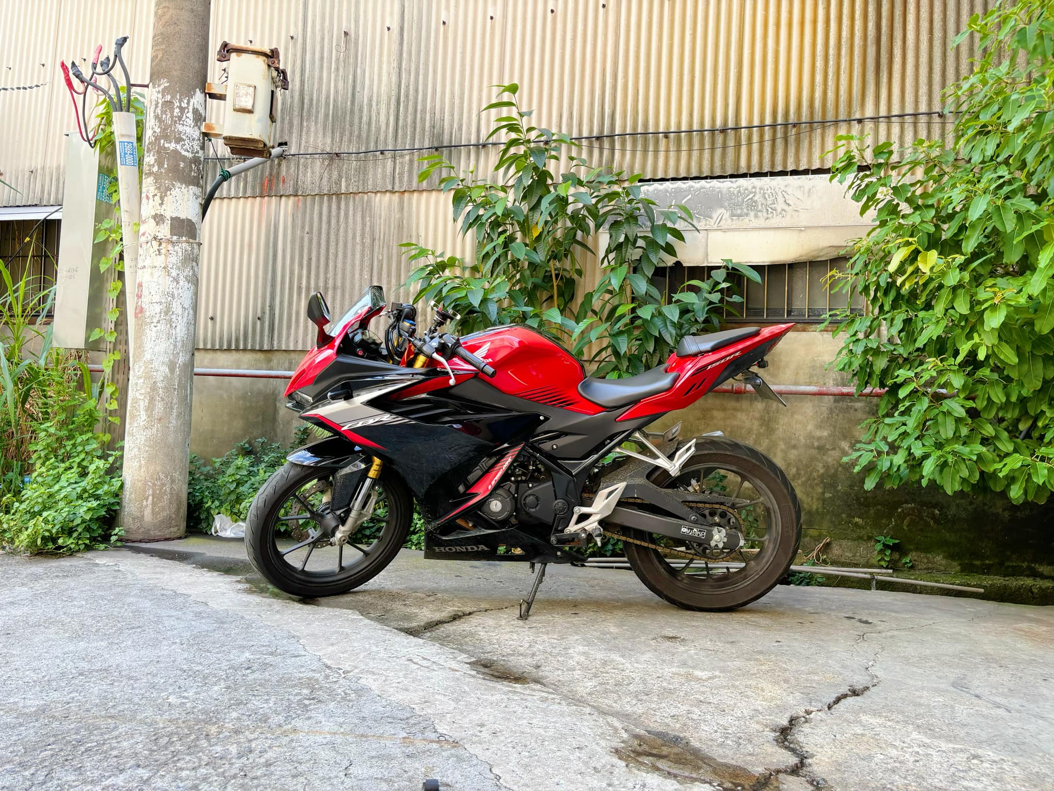 HONDA CBR150R - 中古/二手車出售中 HONDA CBR150R | 個人自售