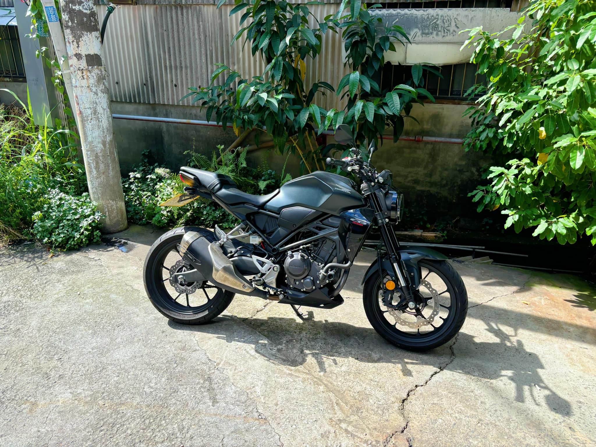 HONDA CB300R - 中古/二手車出售中 HONDA CB300R 有擋顯/滑離 台本車 | 個人自售