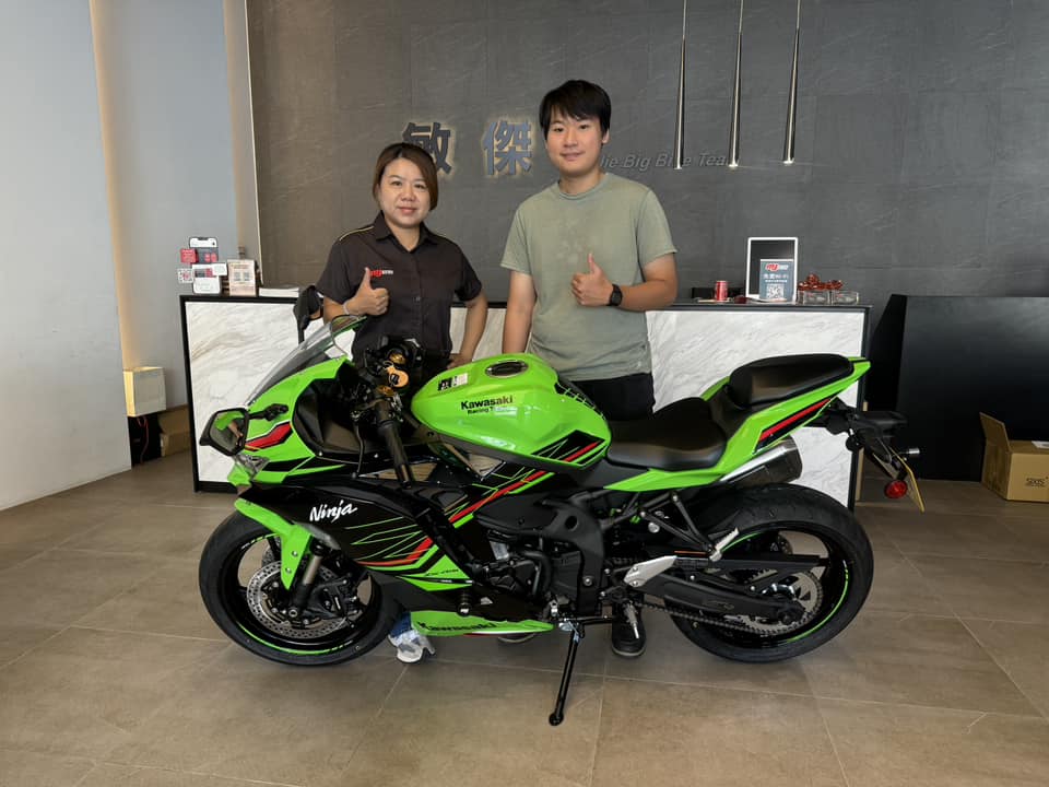 Kawasaki ZX-4RR新車出售中 《 康妮賀交車 》恭喜六位ZX4RR 車主 耐心等待開心交車 四缸聲浪深植人心！有夠好聽！排序趁現在 | 敏傑車業資深銷售專員 康妮 Connie