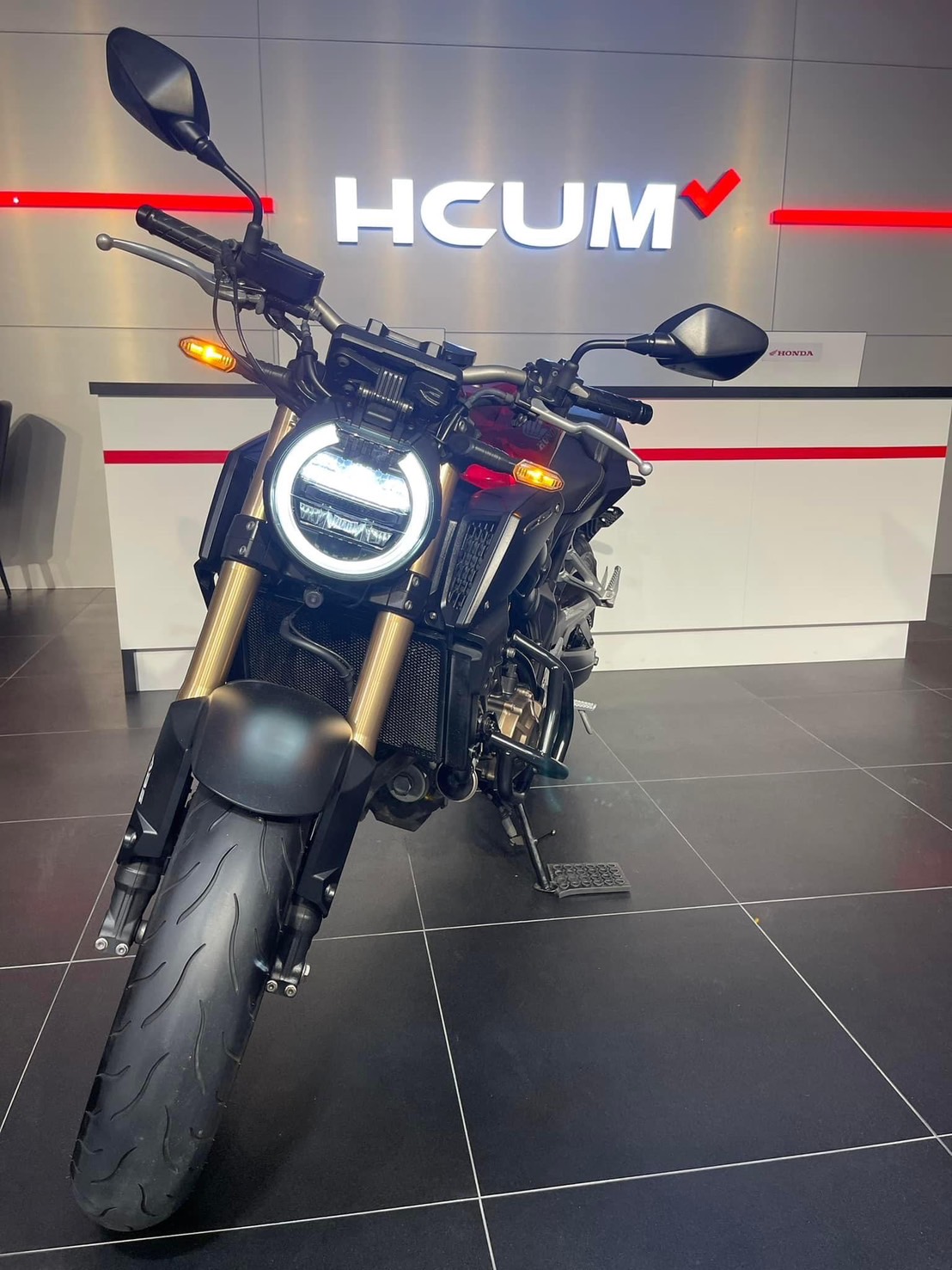 【個人自售】HONDA CB650R - 「Webike-摩托車市」 CB650R 出廠年份：2022.01 領牌年份：2022.03 行駛里程：25714公里 車輛所在：新北市中和區