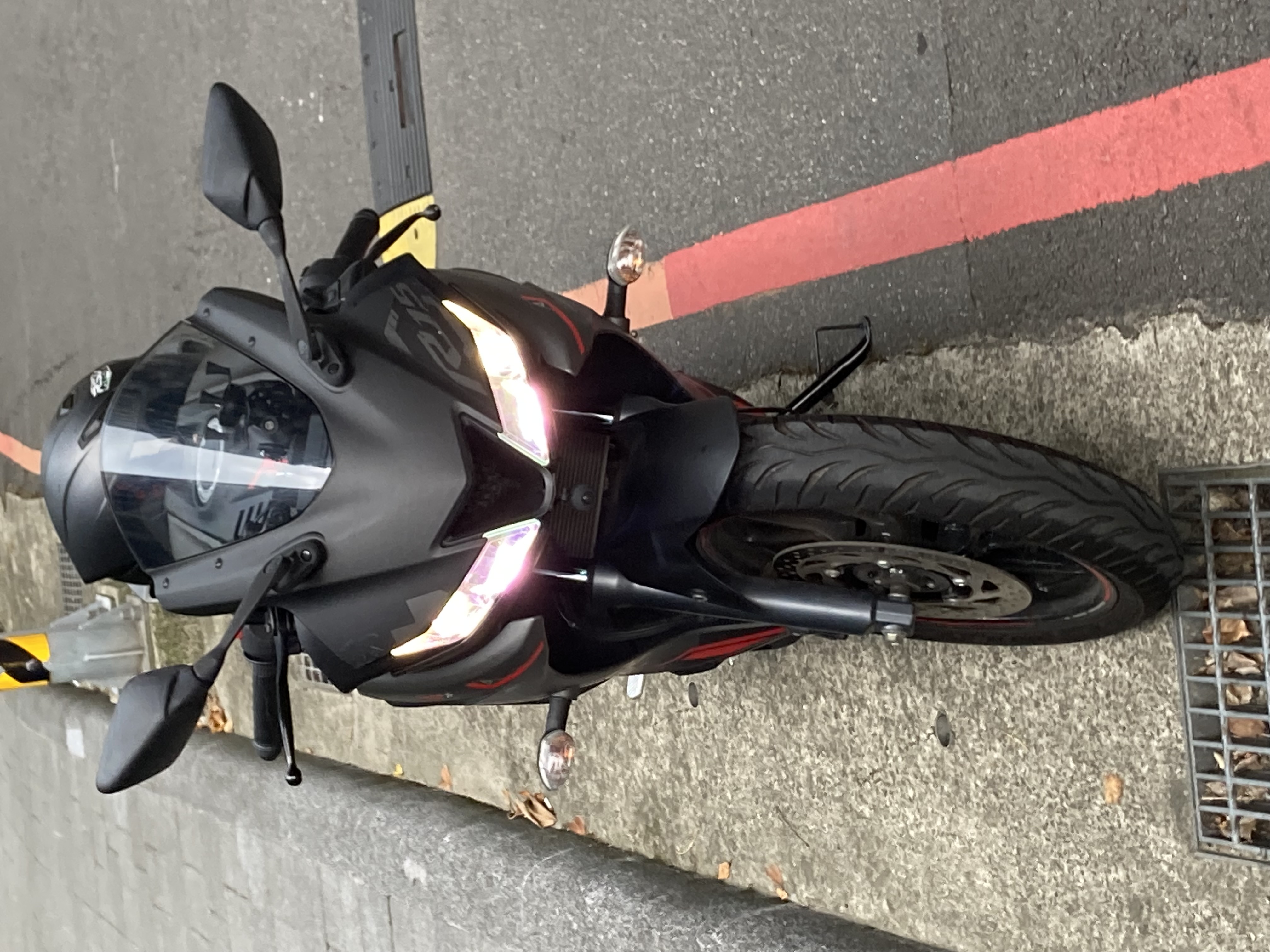 YAMAHA YZF-R15 - 中古/二手車出售中 Yamaha  R15 低哩程 車況好 定期保養 一手車 | 個人自售