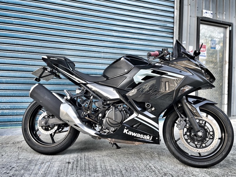 KAWASAKI NINJA400 - 中古/二手車出售中 輕量化三角台 腳踏後移 視覺改裝 無摔無事故小資族二手重機買賣 | 小資族二手重機買賣