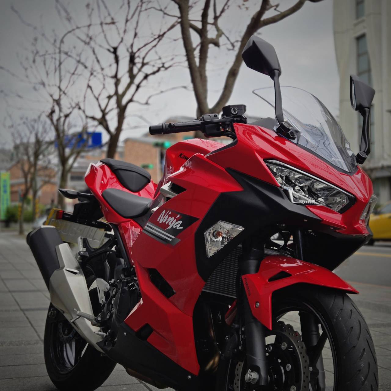 KAWASAKI NINJA400 - 中古/二手車出售中 Kawasaki NInja400 ABS 2023 炙熱紅 超讚車況 保證里程無調錶 歡迎賞車鑑定 內湖川崎展示中心 | 個人自售