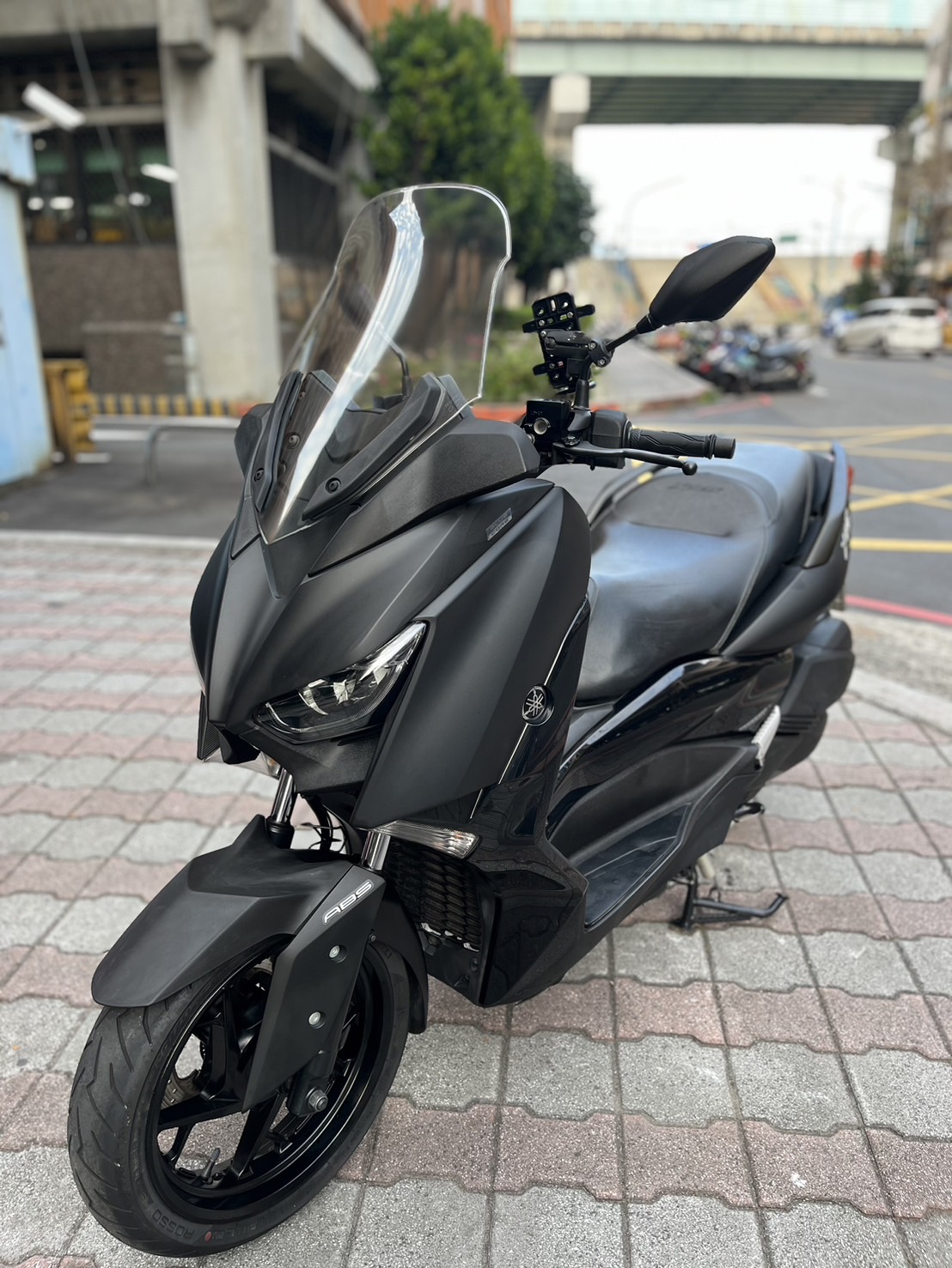 【小木炭想賣車】YAMAHA X-MAX 300 - 「Webike-摩托車市」 不用13萬的黃牌路權車 2018 YAMAHA XMAX 300