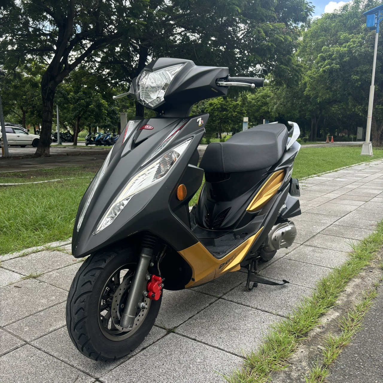 比雅久 BON 125 - 中古/二手車出售中 《高雄二手機車》2021 PGO BON 125 ABS#3162 #可試車/二手機車/流行車款/現況特惠快速交車 | 貳輪嶼二手機車行-高雄店/中古重機收購/gogoro買賣推薦/線上估價立刻加Line:@motor888 （台南、屏東也有到府收購）