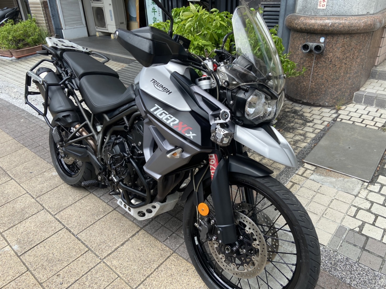 TRIUMPH TIGER800 - 中古/二手車出售中 多功能美車託售.3箱全配備.車況極佳立馬可環島.全額銀貸免保人 | 個人自售