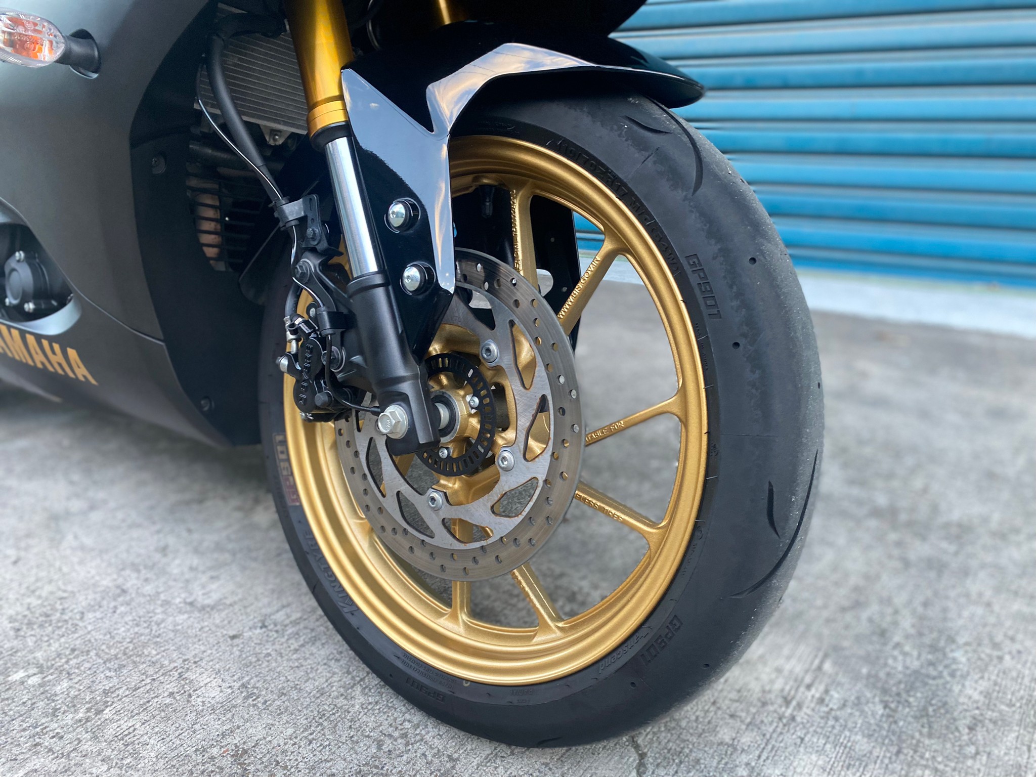 YAMAHA YZF-R15 - 中古/二手車出售中 23年R15V4 黑金版 一手車 無摔 無事故 | Motoshen大聖二輪廣場