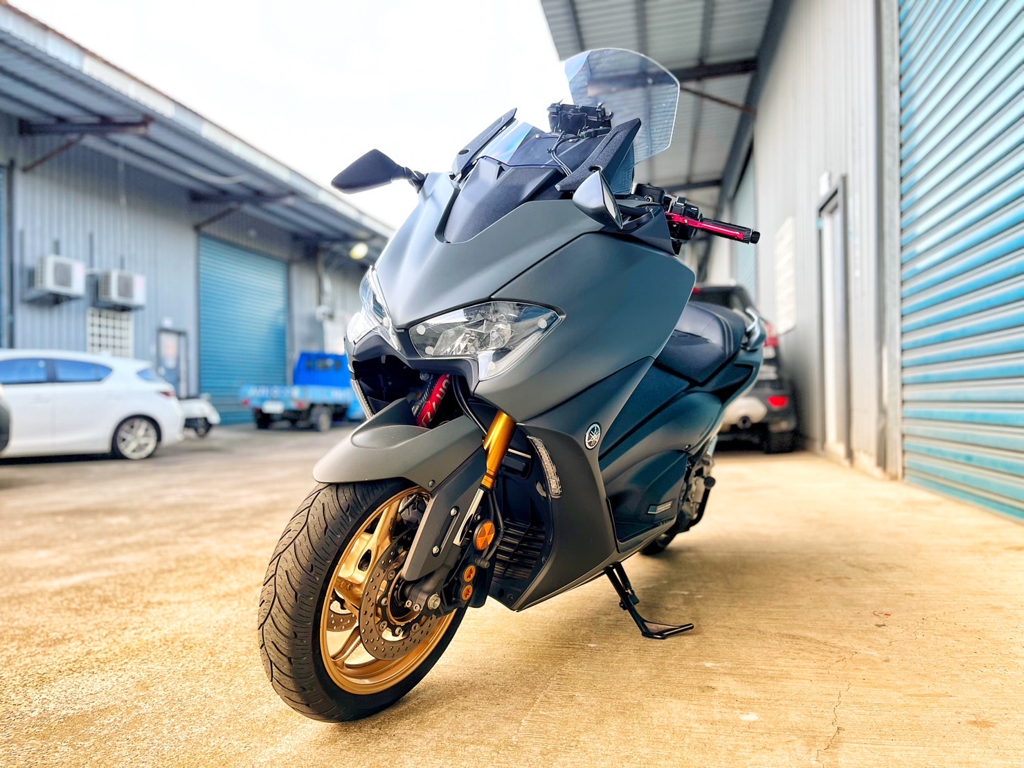 YAMAHA TMAX560 - 中古/二手車出售中 全段雷雕蠍 里程保證 資料齊全 小資族二手重機買賣 | 小資族二手重機買賣