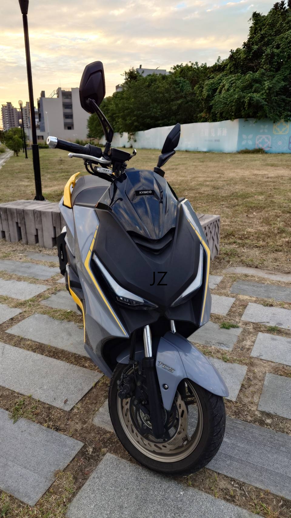 【個人自售】光陽 KRV180 - 「Webike-摩托車市」 KYMCO 光陽 2022 KRV180 TCS Keyless 皮帶版