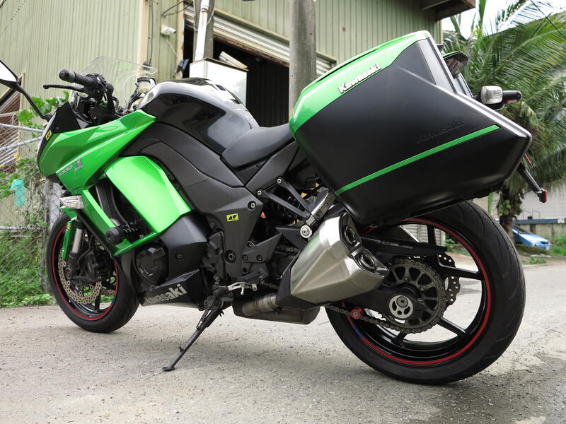 KAWASAKI Z1000 - 中古/二手車出售中 KAWASAKI Z1000SX 2015年 原廠側箱組 | 個人自售