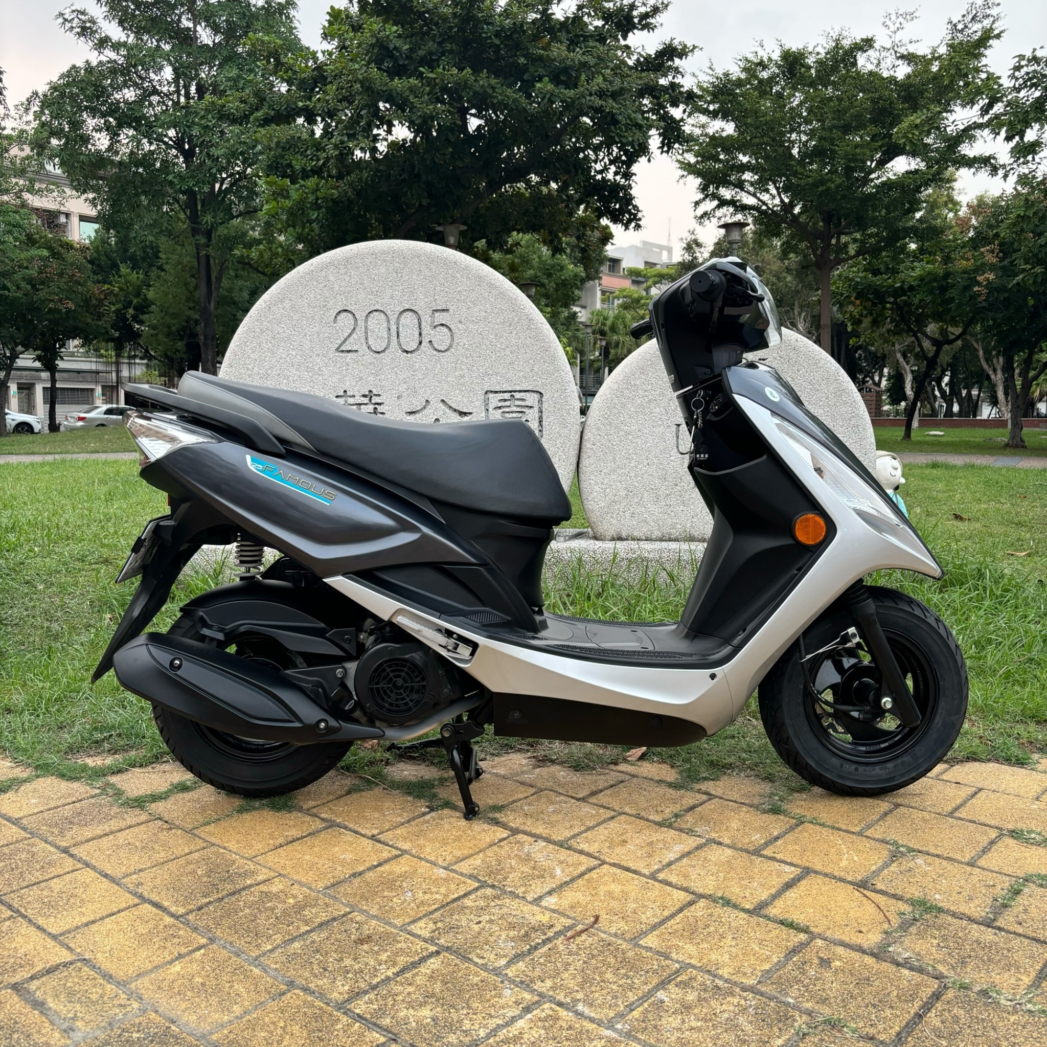 光陽 famous 125 - 中古/二手車出售中 2022 光陽 新名流125 碟煞 #9153 | 貳輪嶼中古機車專賣-台南店