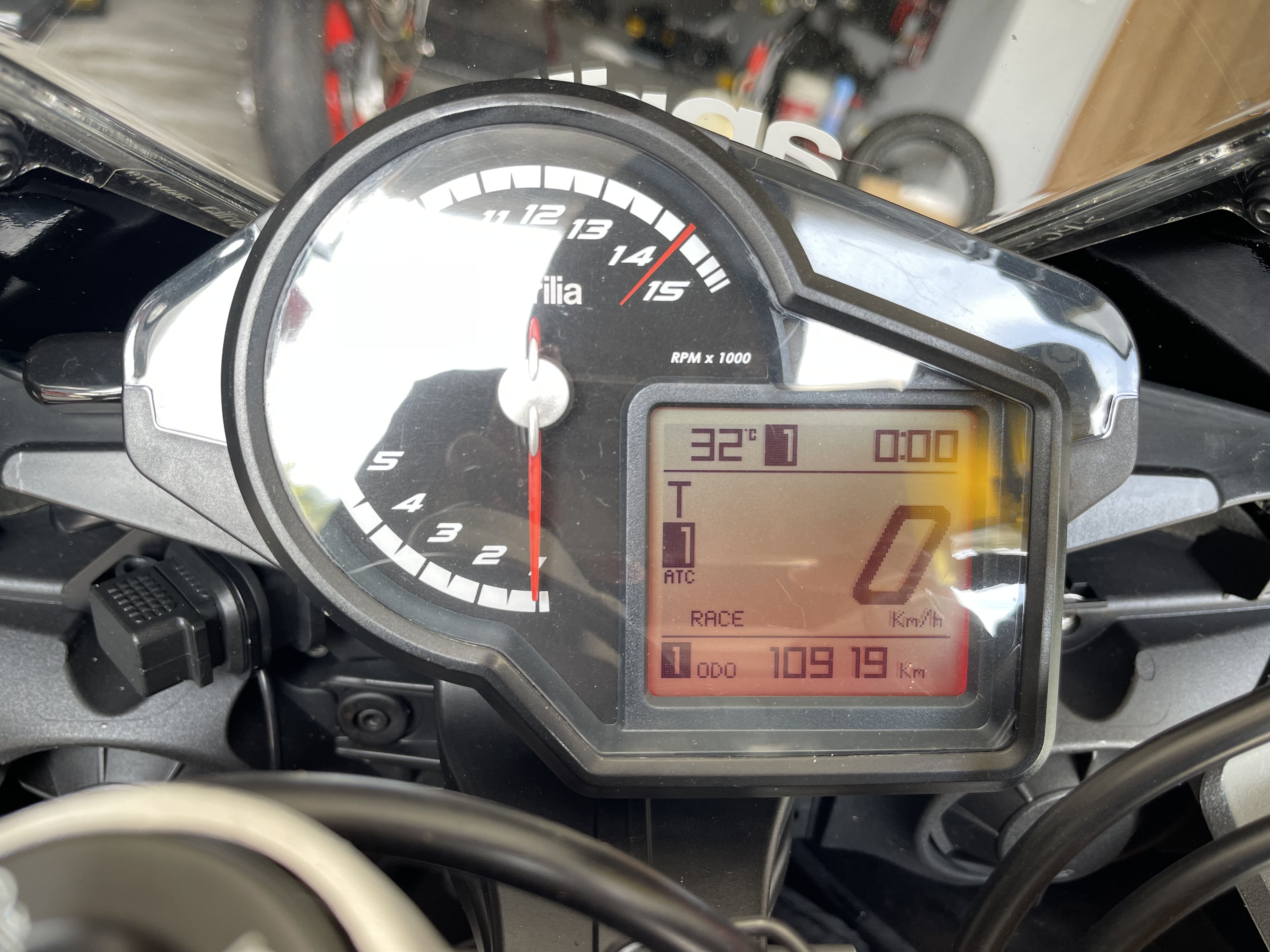 APRILIA RSV4 - 中古/二手車出售中 2016年 APRILIA RSV4/0元交車/分期貸款/車換車/線上賞車/到府交車 | 翊帆國際重車