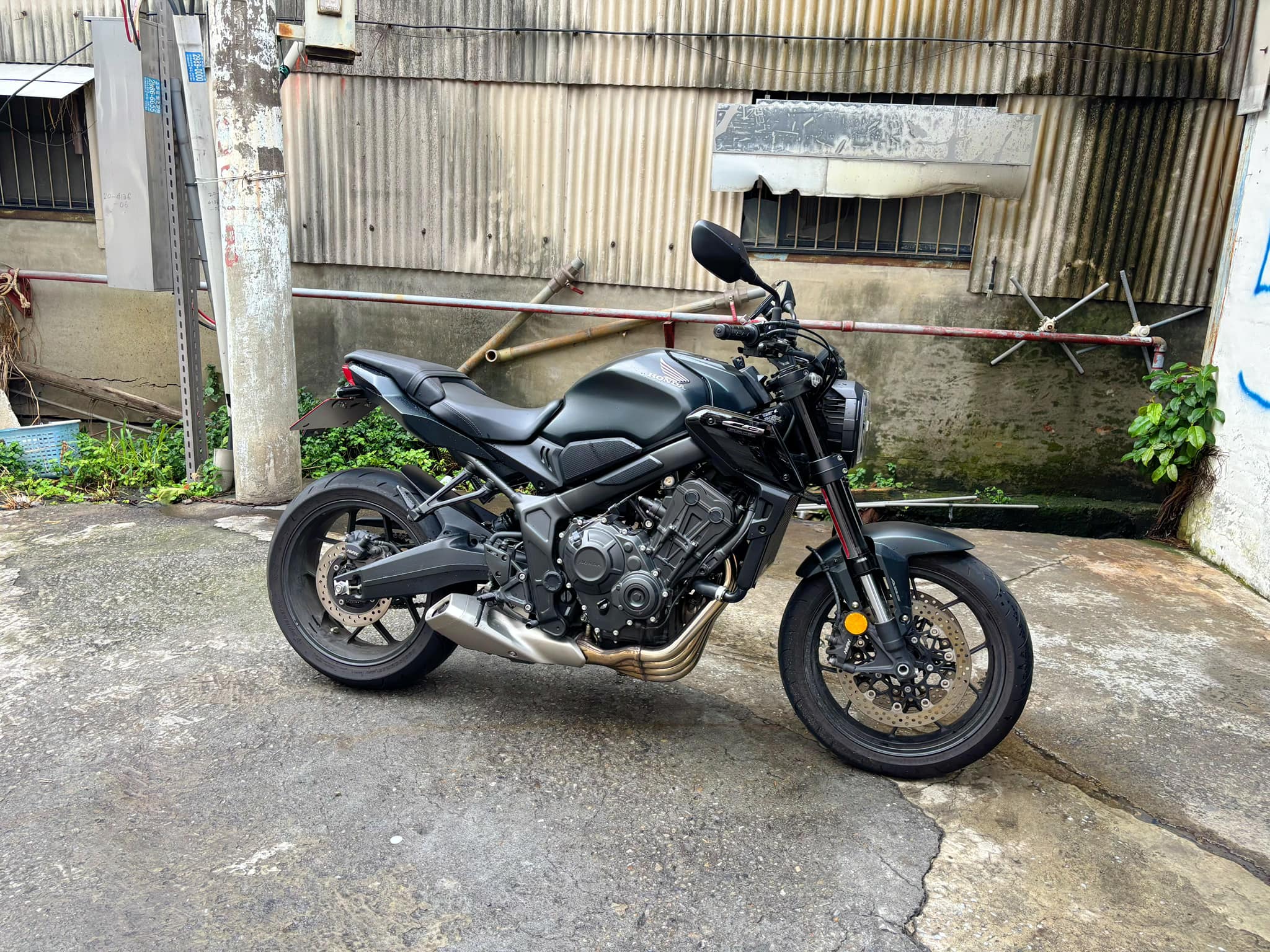 HONDA CB650R - 中古/二手車出售中 HONDA CB650R 台本車 黑化版 | 個人自售