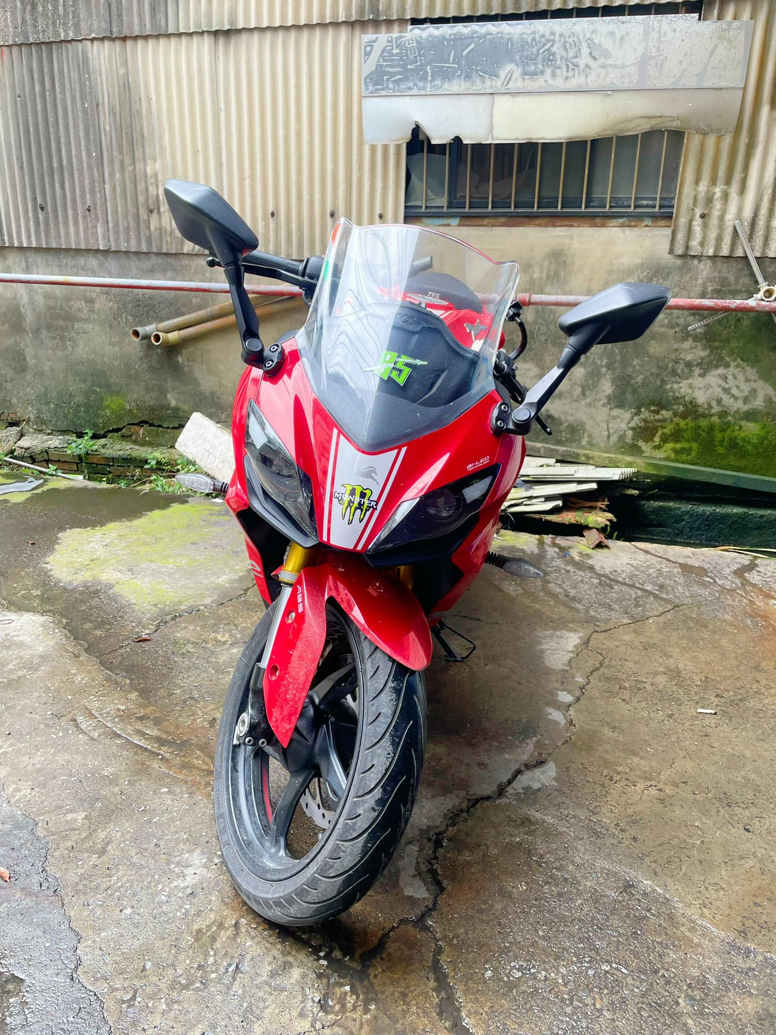 TVS  APACHE RR310 - 中古/二手車出售中 TVS APACHE RR310 | 個人自售