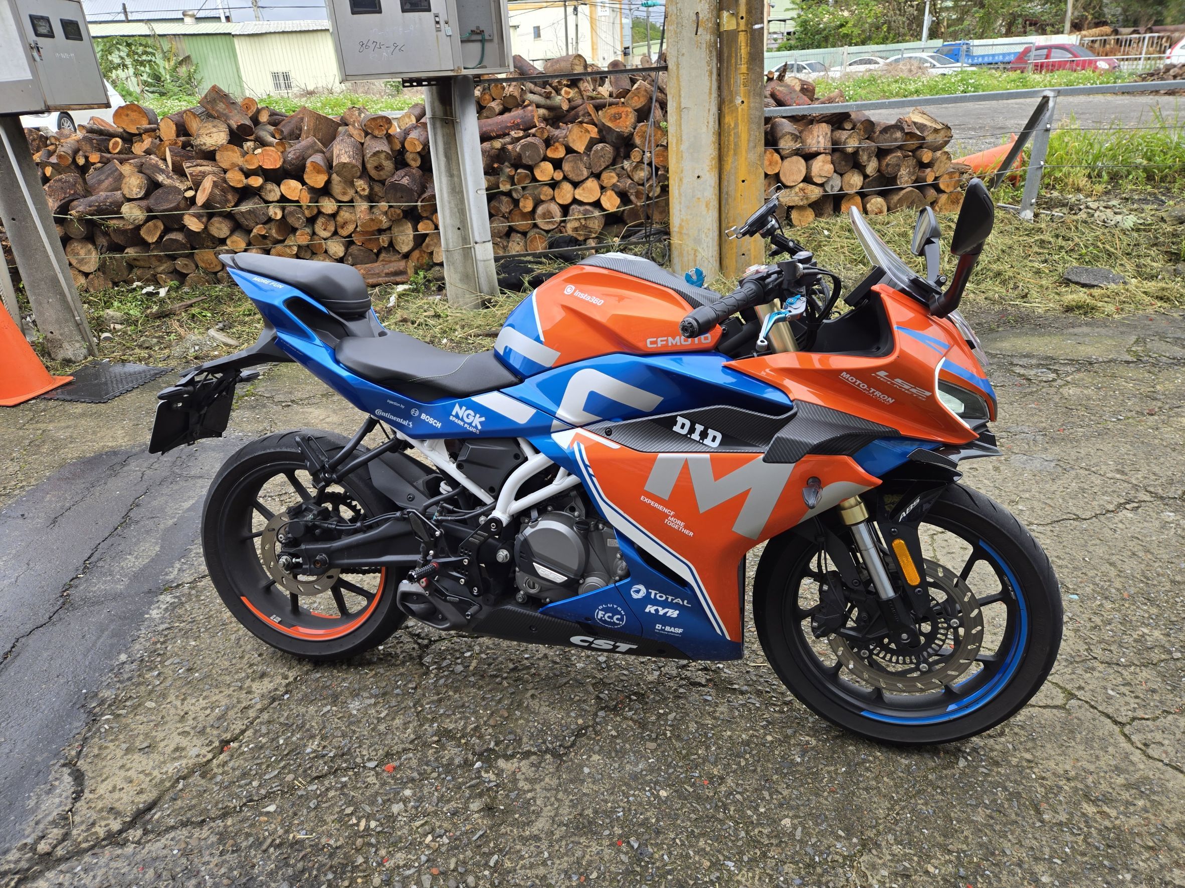 CFMOTO 春風 250SR - 中古/二手車出售中 [出售] 2022年 春風 CFMOTO 250SR | 老爹重機