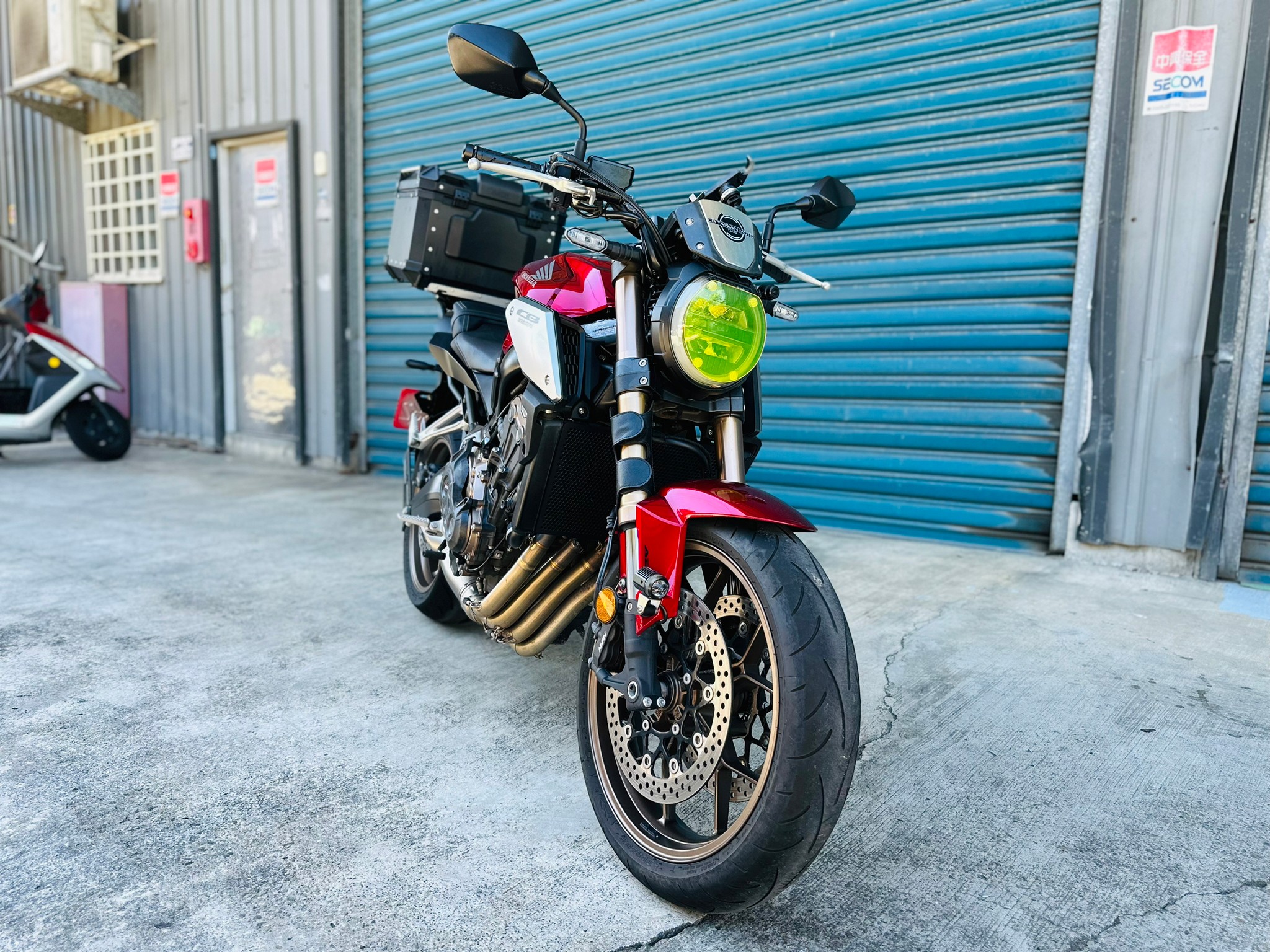【摩托販】HONDA CB650R - 「Webike-摩托車市」 Honda CB650R 台本車 改裝四孔蠍子旅行箱