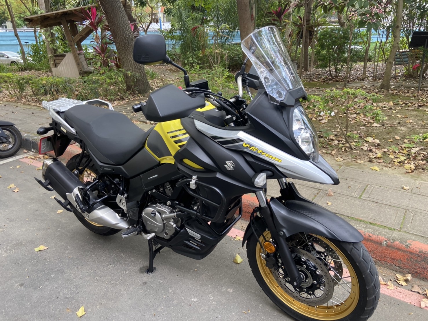 SUZUKI V-STROM 650 (DL650) - 中古/二手車出售中 低里程美車託售.多樣配備升級.無待修立馬可環島.全額銀帶免保人 | 立帆國際重機代銷中心