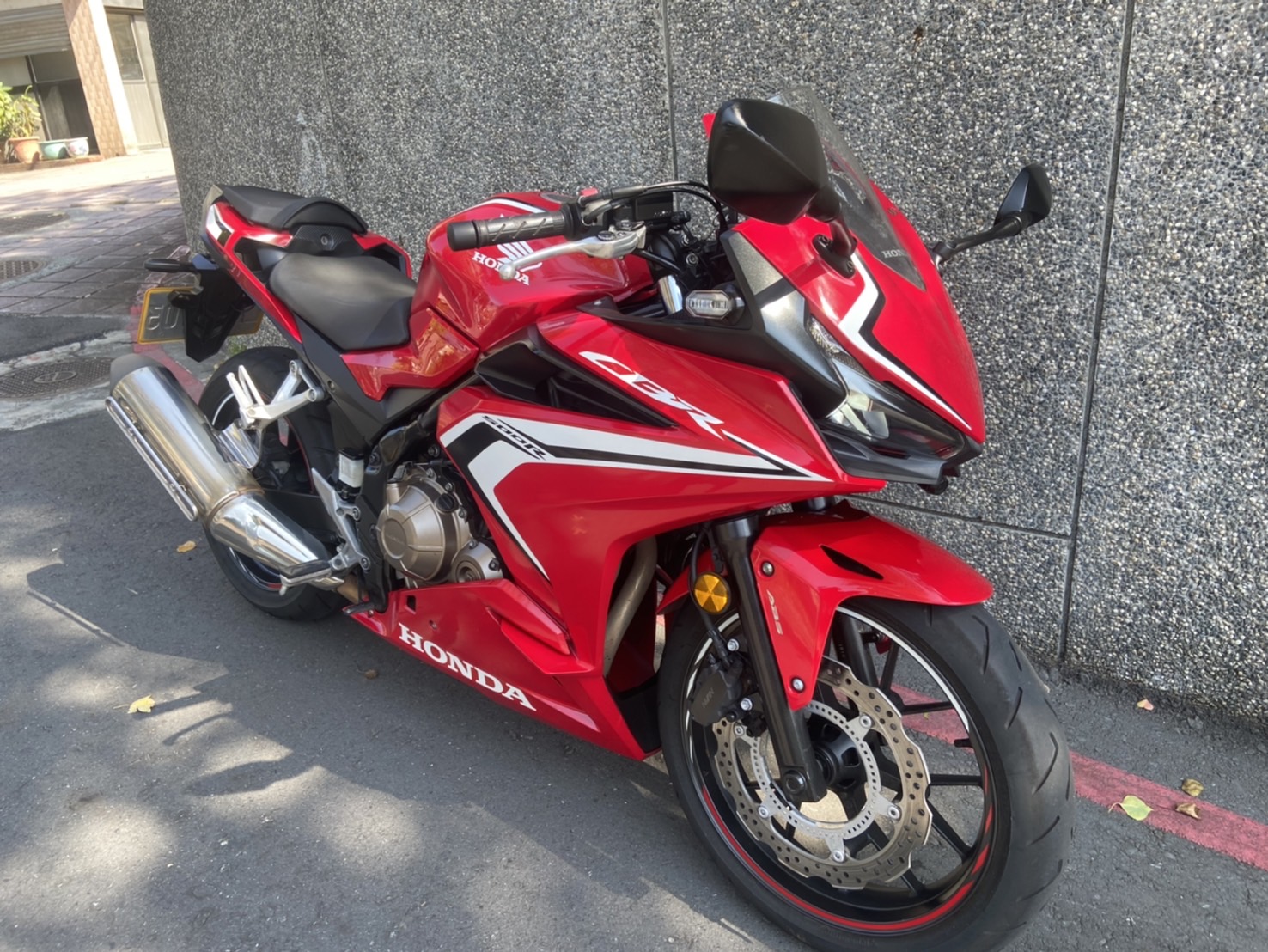 【個人自售】HONDA CBR500R - 「Webike-摩托車市」 台本一手車.原廠保養紀錄.改款車型車況極佳無事故.平價易入手.全額銀貸