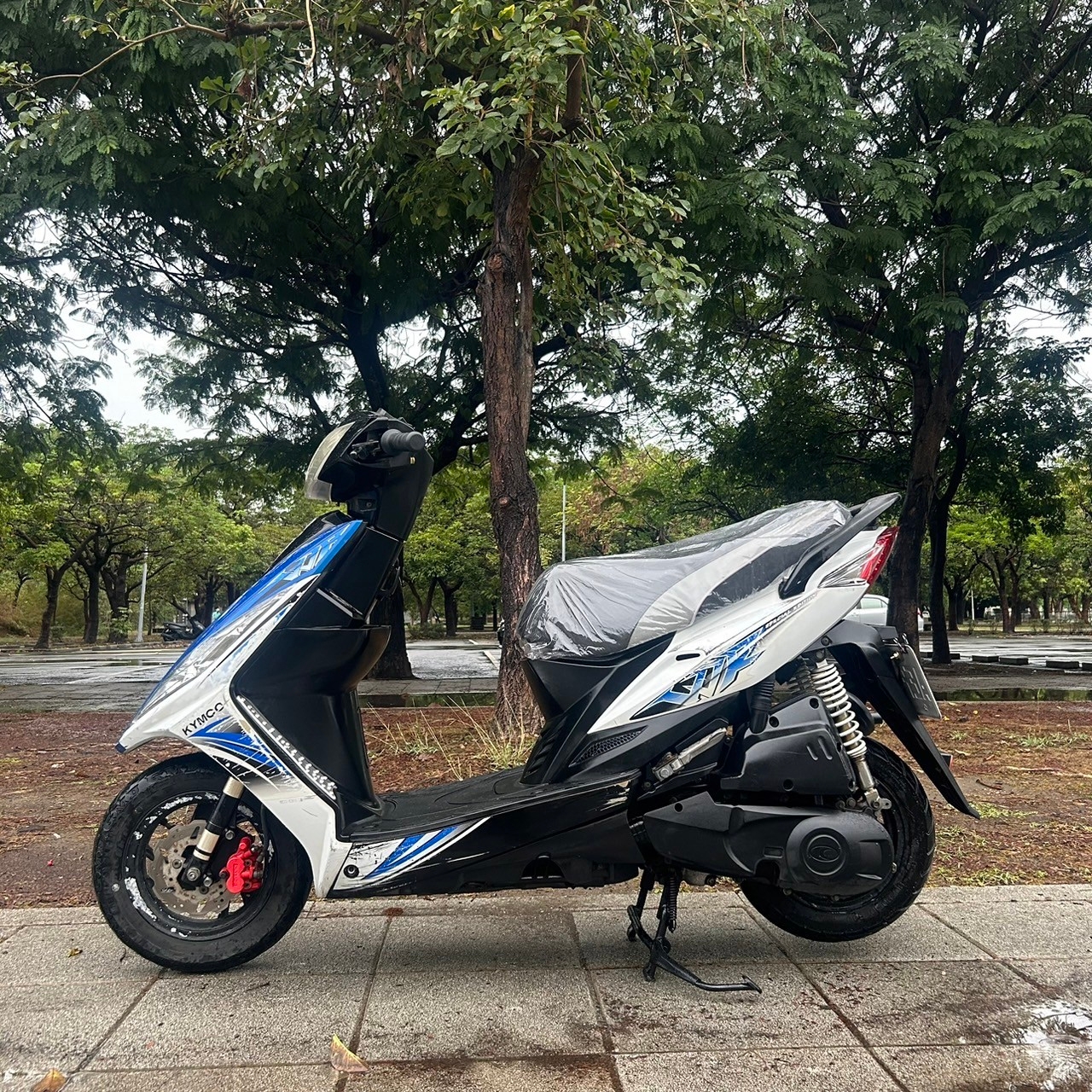 光陽 VJR 110 - 中古/二手車出售中 【高雄二手機車】2013 光陽 VJR 110 #3779 實車實價/高雄二手機車買賣/便宜售代步車/經濟車 | 貳輪嶼二手機車行-高雄店/中古重機收購/gogoro買賣推薦/線上估價立刻加Line:@motor888 （台南、屏東也有到府收購）