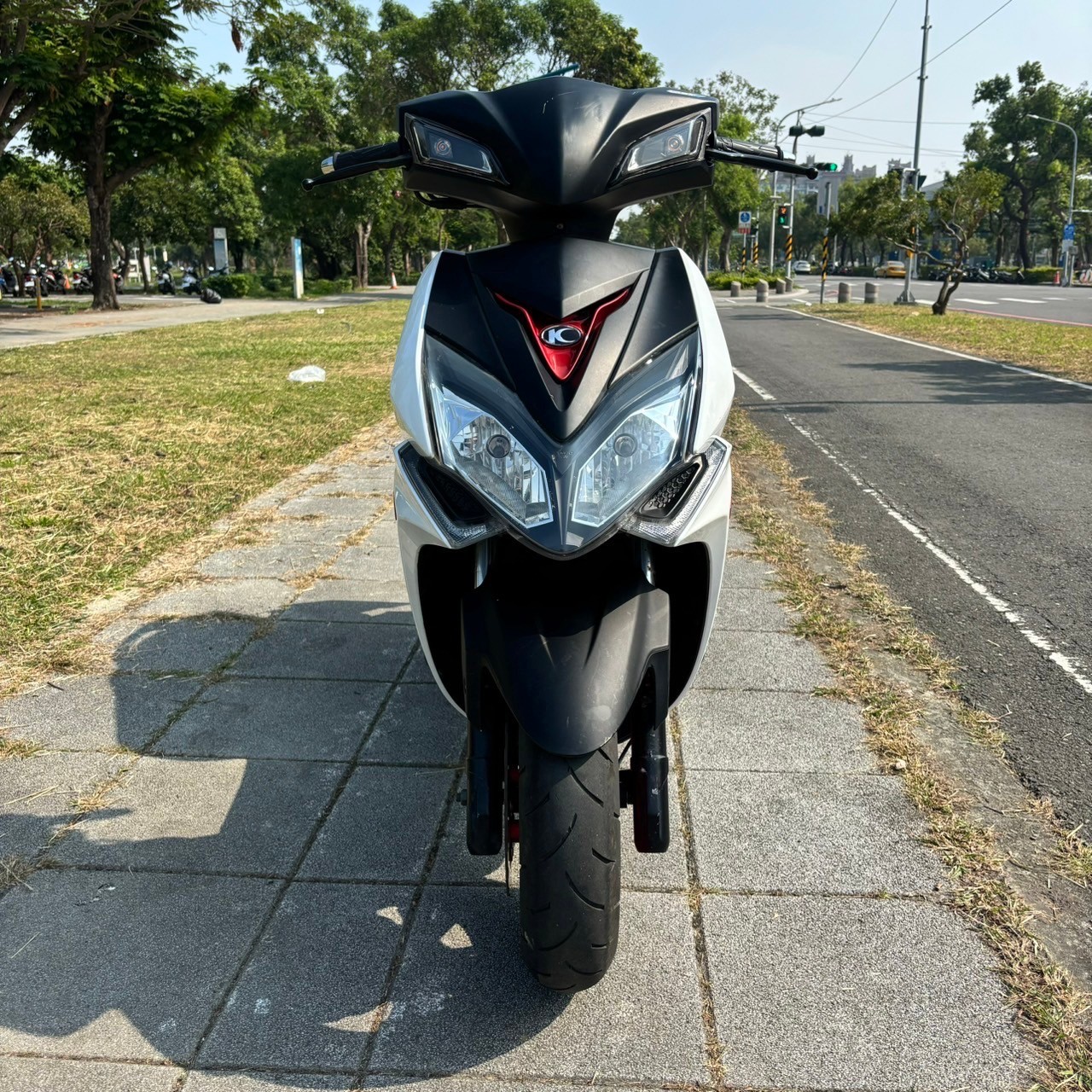 光陽 RACING 150 - 中古/二手車出售中 《高雄二手機車》2021 光陽 雷霆S 150 ABS #3090 #可試車/二手機車/流行車款/現況特惠快速交車 | 貳輪嶼二手機車行-高雄店/中古重機收購/gogoro買賣推薦/線上估價立刻加Line:@motor888 （台南、屏東也有到府收購）