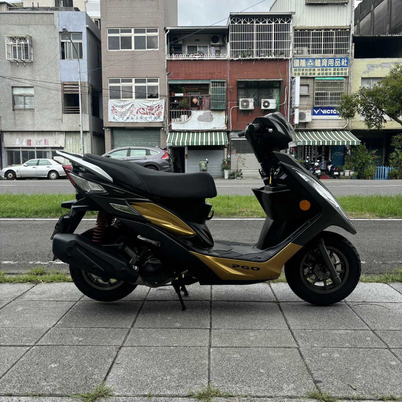 比雅久 BON 125 - 中古/二手車出售中 《高雄二手機車》2021 PGO BON 125 #3162 #可試車/二手機車/流行車款/現況特惠快速交車 | 貳輪嶼二手機車行-高雄店/中古重機收購/gogoro買賣推薦/線上估價立刻加Line:@motor888 （台南、屏東也有到府收購）