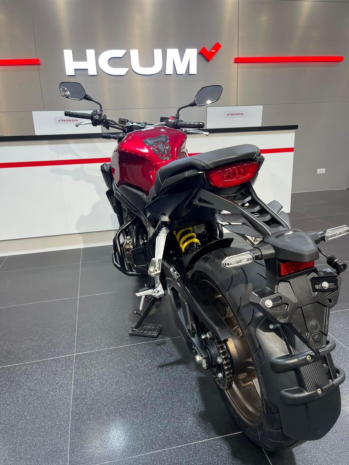 HONDA CB650R - 中古/二手車出售中 CB650R 出廠年份：2022.01 領牌年份：2022.03 行駛里程：25714公里 車輛所在：新北市中和區 | 個人自售