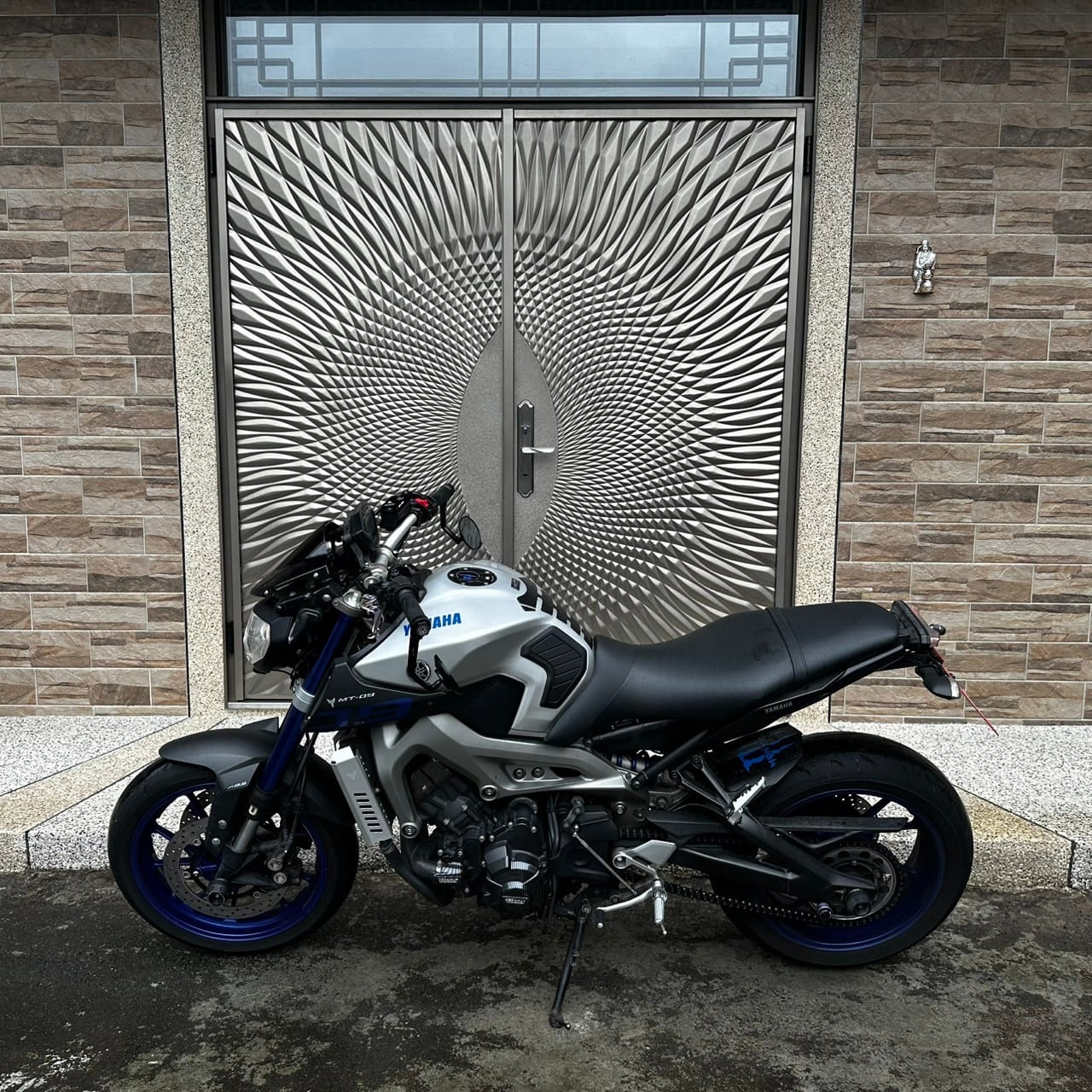 YAMAHA MT-09 - 中古/二手車出售中 2015年 YAMAHA MT-09/0元交車/分期貸款/車換車/線上賞車/到府交車 | 翊帆國際重車