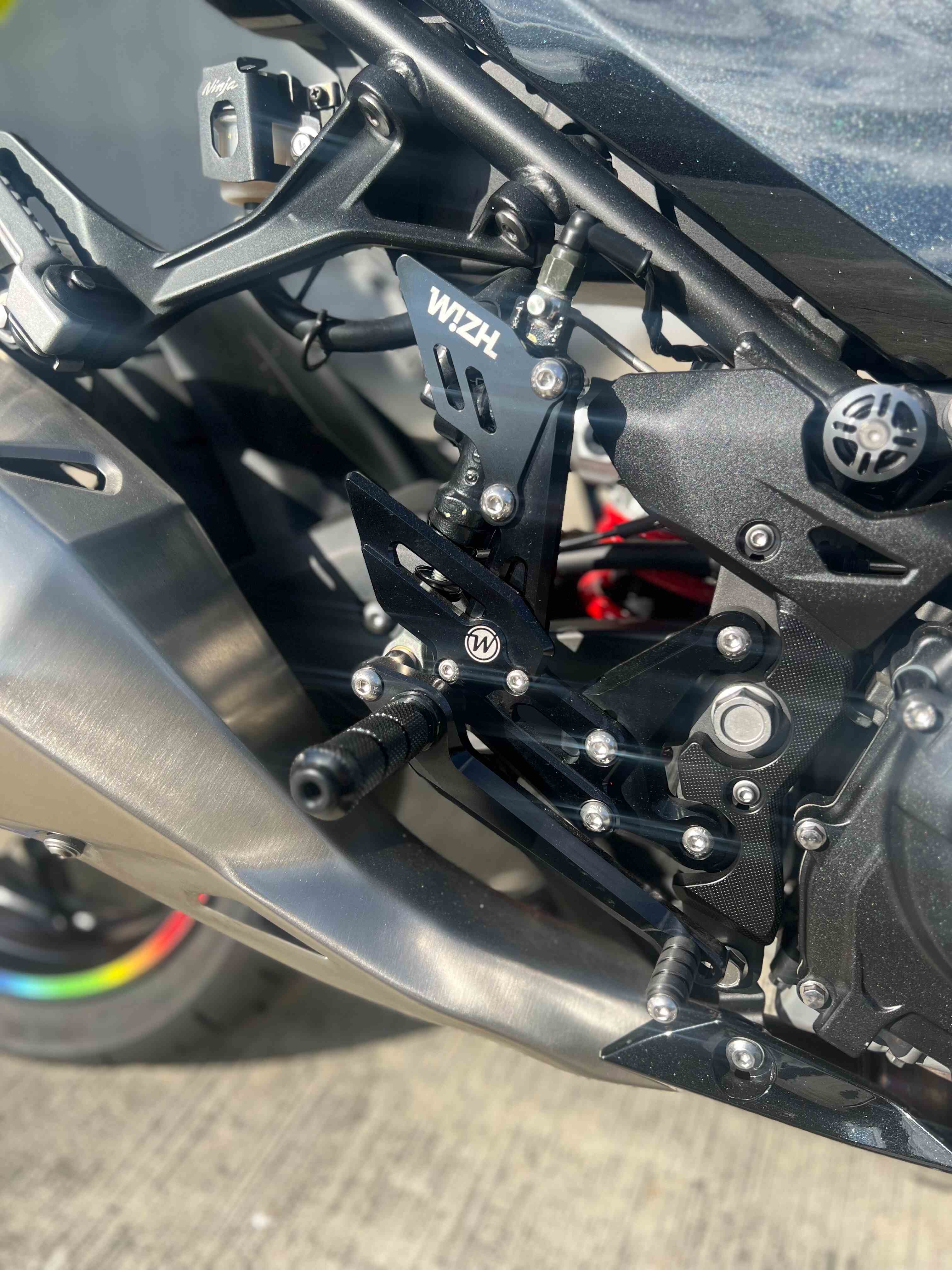 KAWASAKI NINJA400 - 中古/二手車出售中 2020年 NINJA400 YSS-GRACING 掛瓶後避震 TWN離合器總成 BREMBO卡鉗 眾多改裝  | 阿宏大型重機買賣