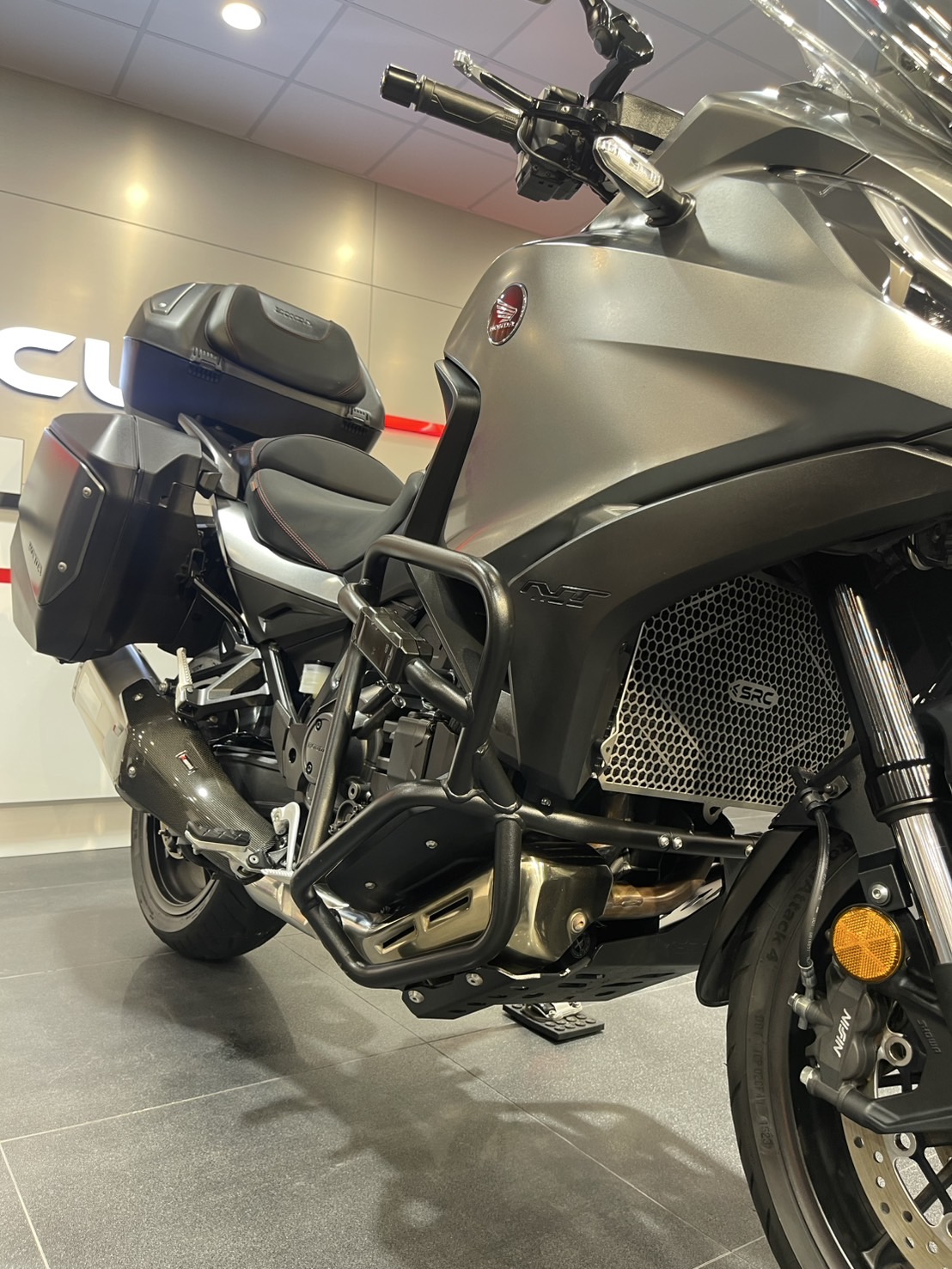 HONDA VT1100 - 中古/二手車出售中 車款 : NT1100 出廠年份：2023 領牌年份：2023.10 行駛里程：13471公里 車輛所在：新北市中和區 | 個人自售