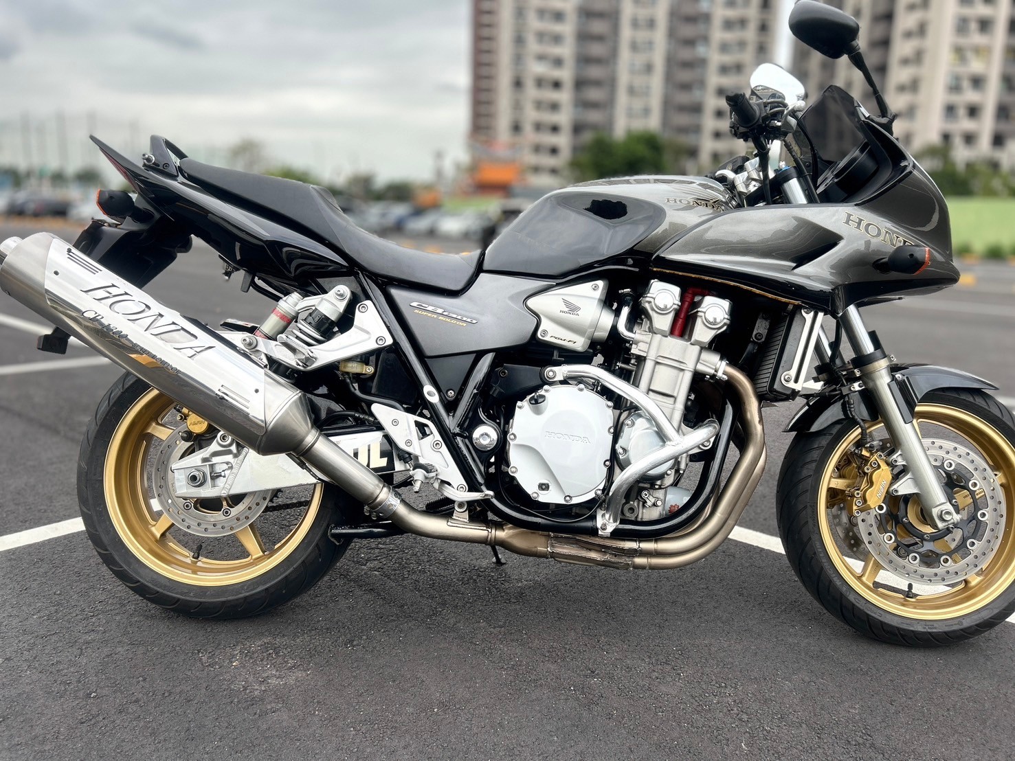 HONDA CB1300SB (CB1300S) - 中古/二手車出售中 2005 HONDA CB1300 SB | 個人自售