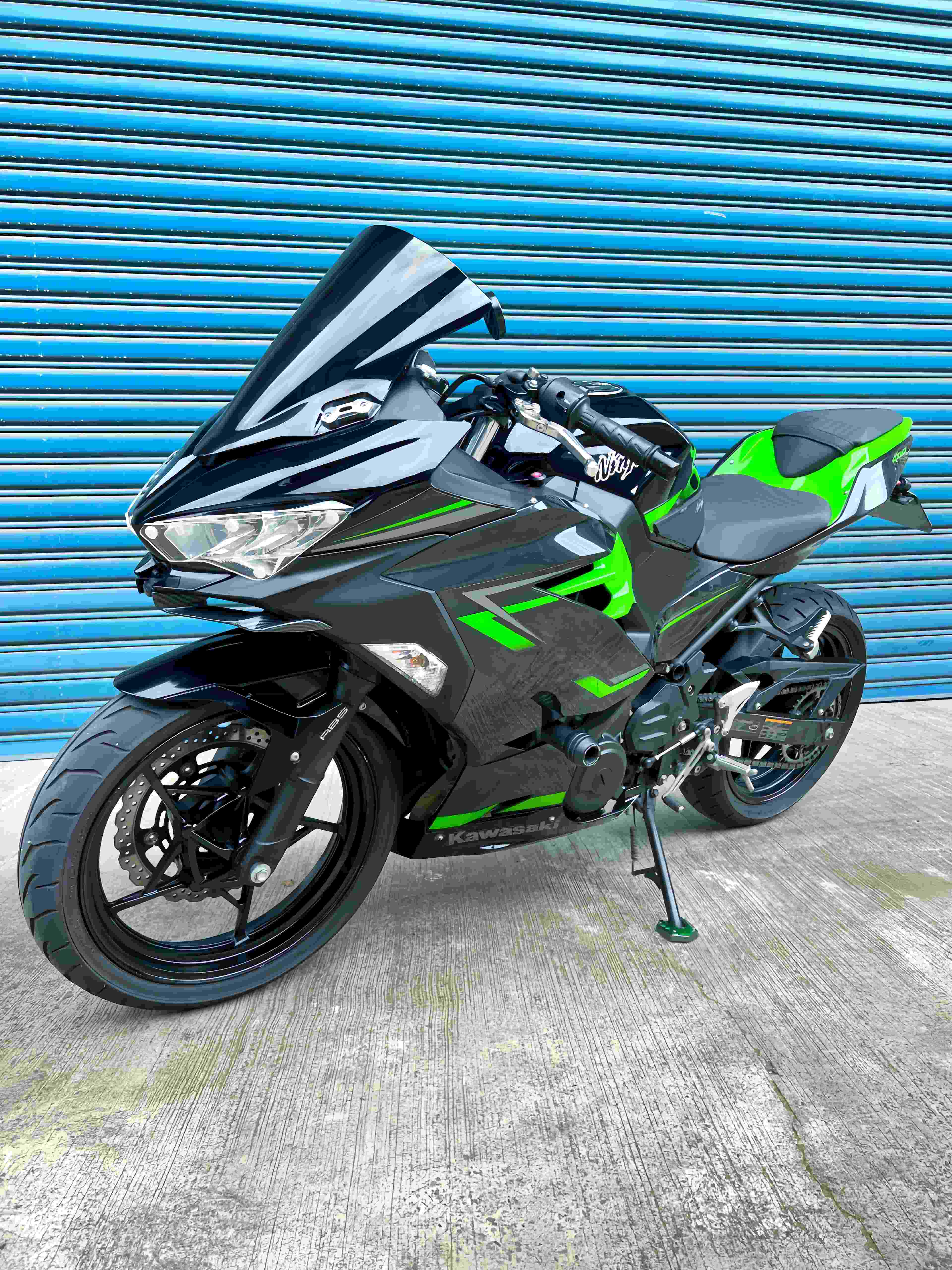 KAWASAKI NINJA400 - 中古/二手車出售中 2020年 NINJA400 稀有黑色系 SC排氣管 多樣改裝 | 阿宏大型重機買賣