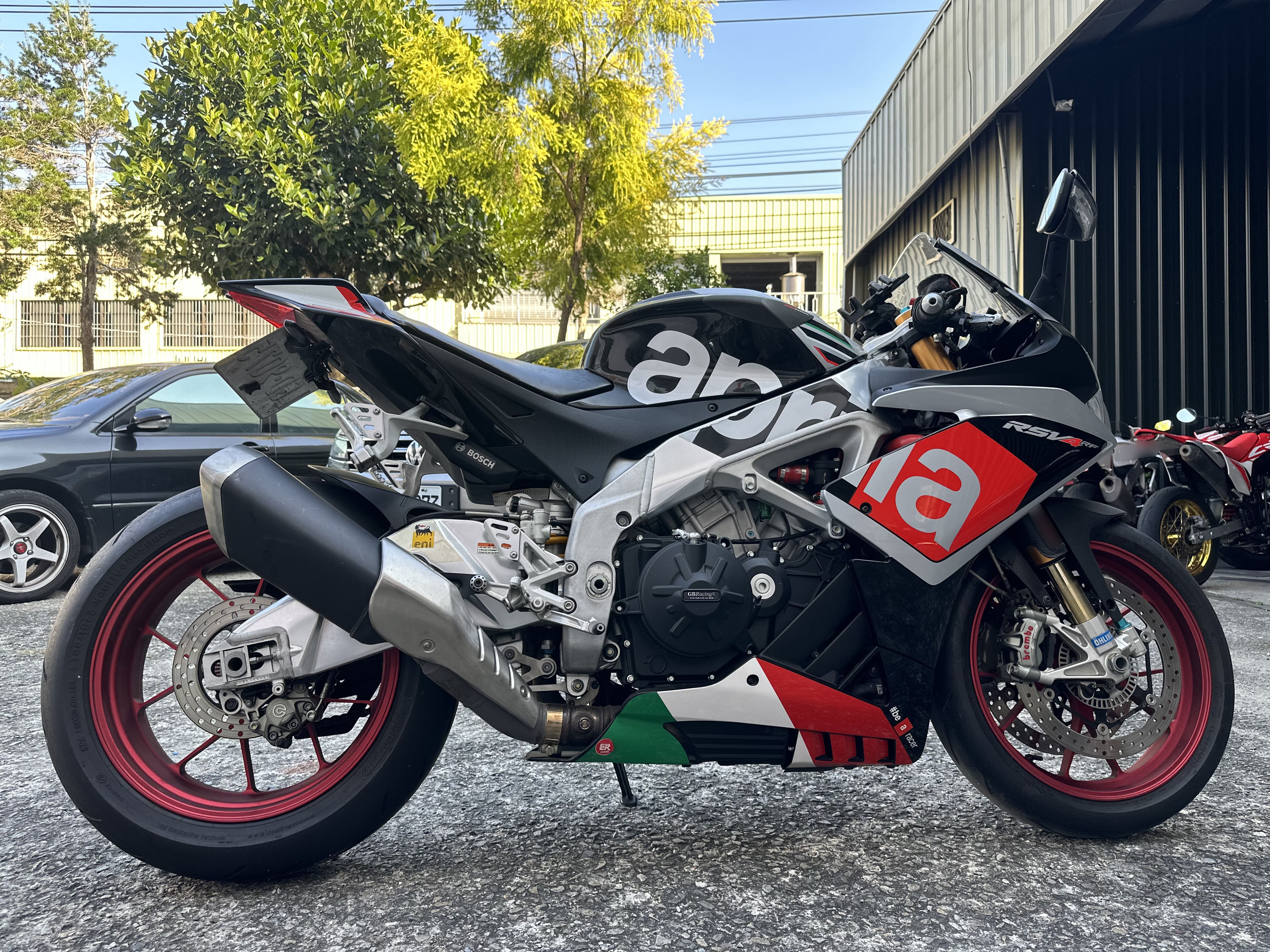 APRILIA RSV4 RF - 中古/二手車出售中 2016年 APRILIA RSV4 RF/0元交車/分期貸款/車換車/線上賞車/到府交車 | 翊帆國際重車