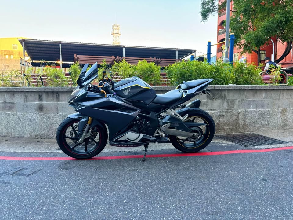 HONDA CBR250RR - 中古/二手車出售中 HONDA CBR250RR | 個人自售