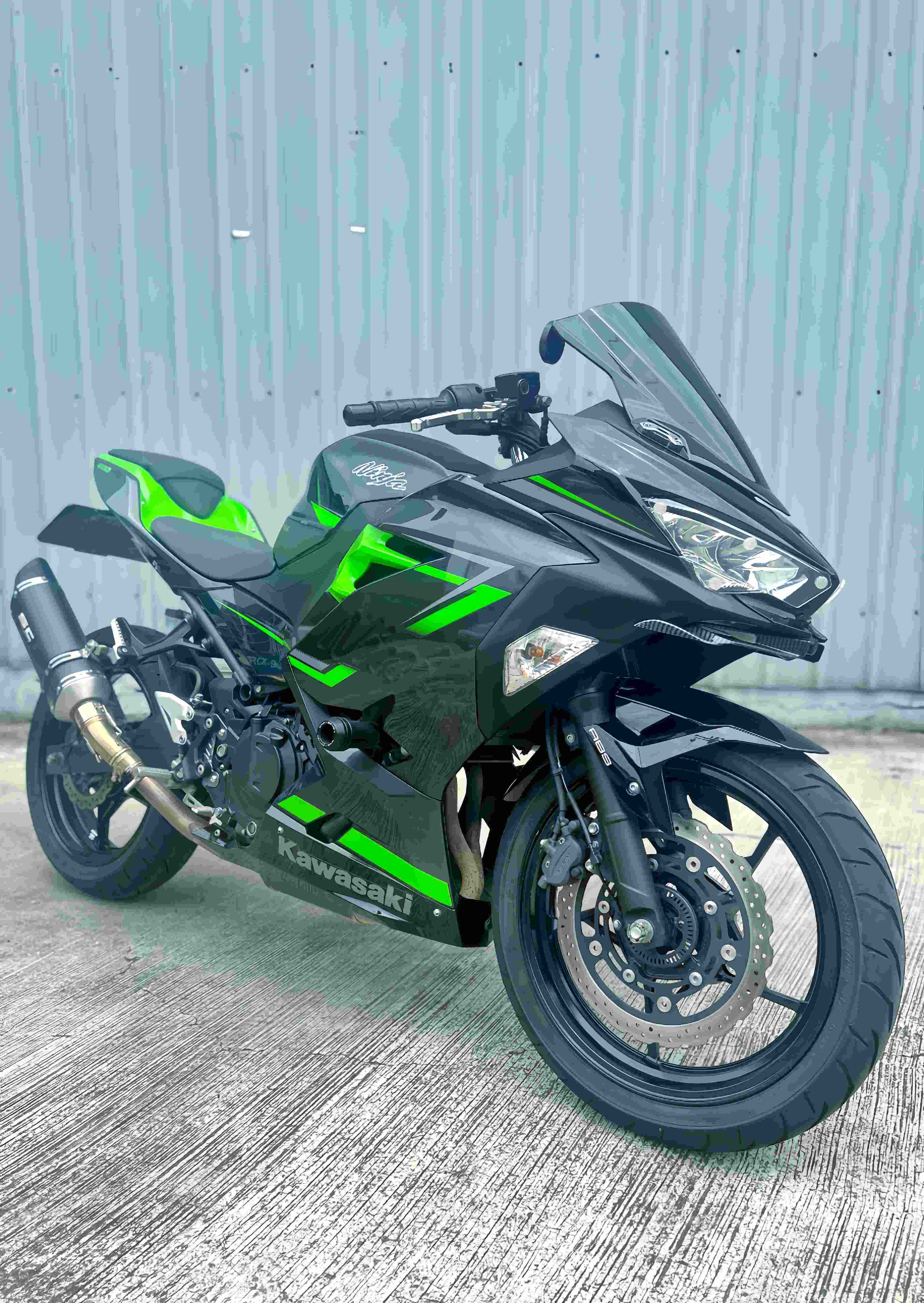 【阿宏大型重機買賣】KAWASAKI NINJA400 - 「Webike-摩托車市」 2019年 NINJA400 稀有黑色系 SC排氣管 眾多改裝